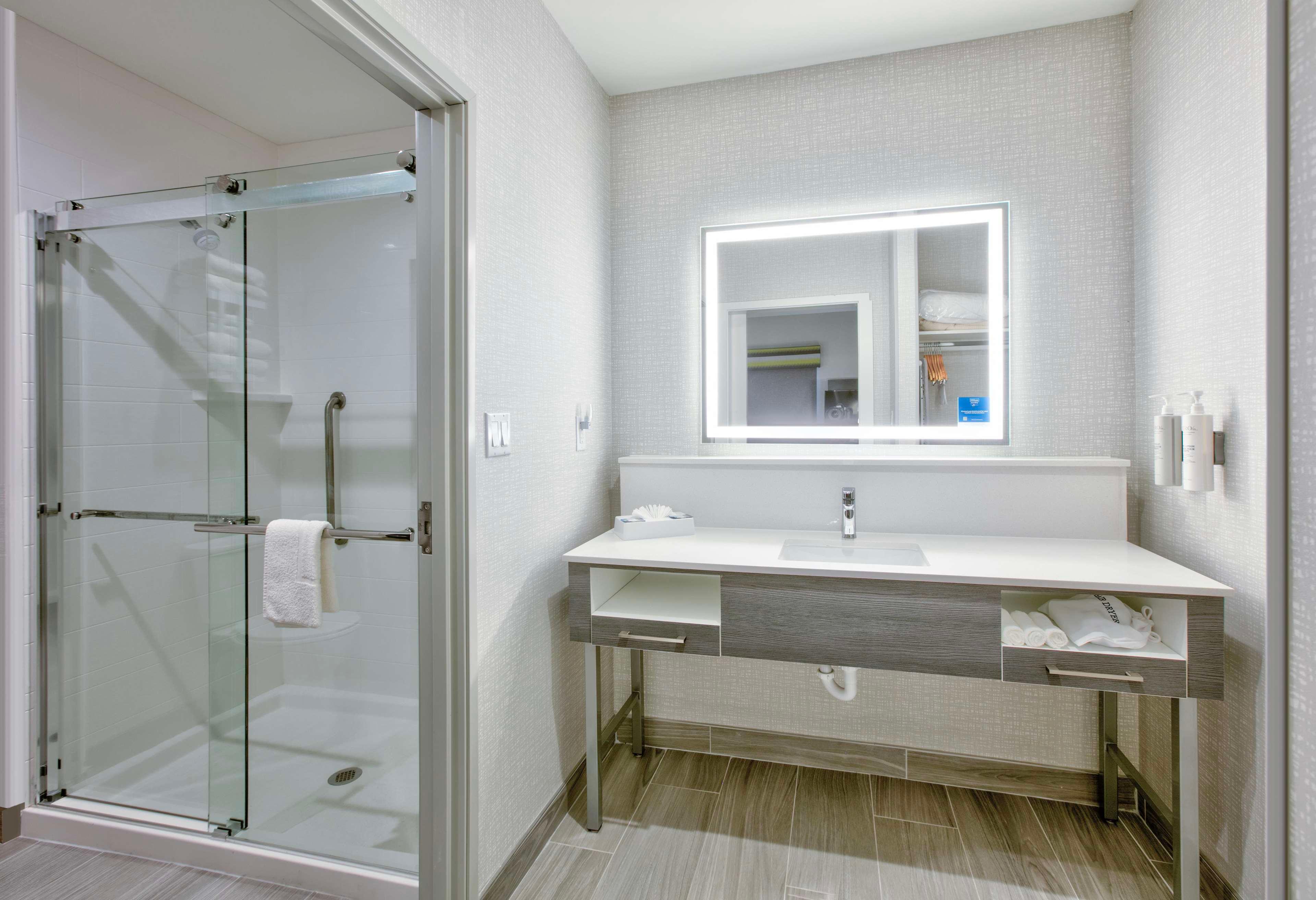 Studio King Bed Non Smoking