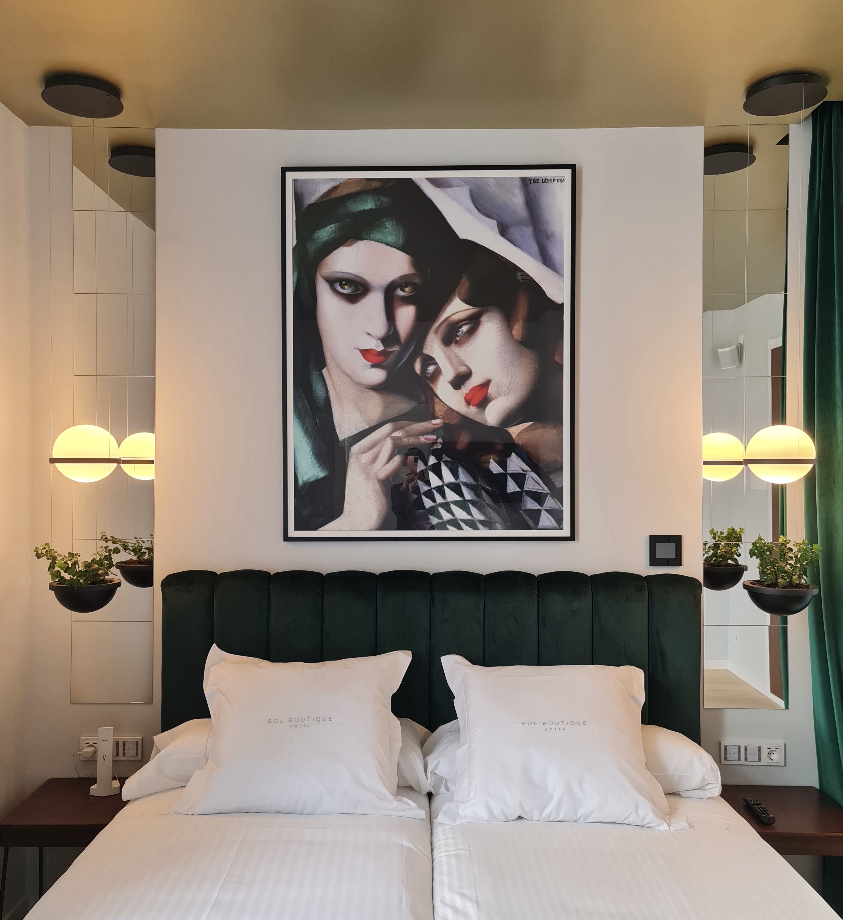 Double or Twin Standard