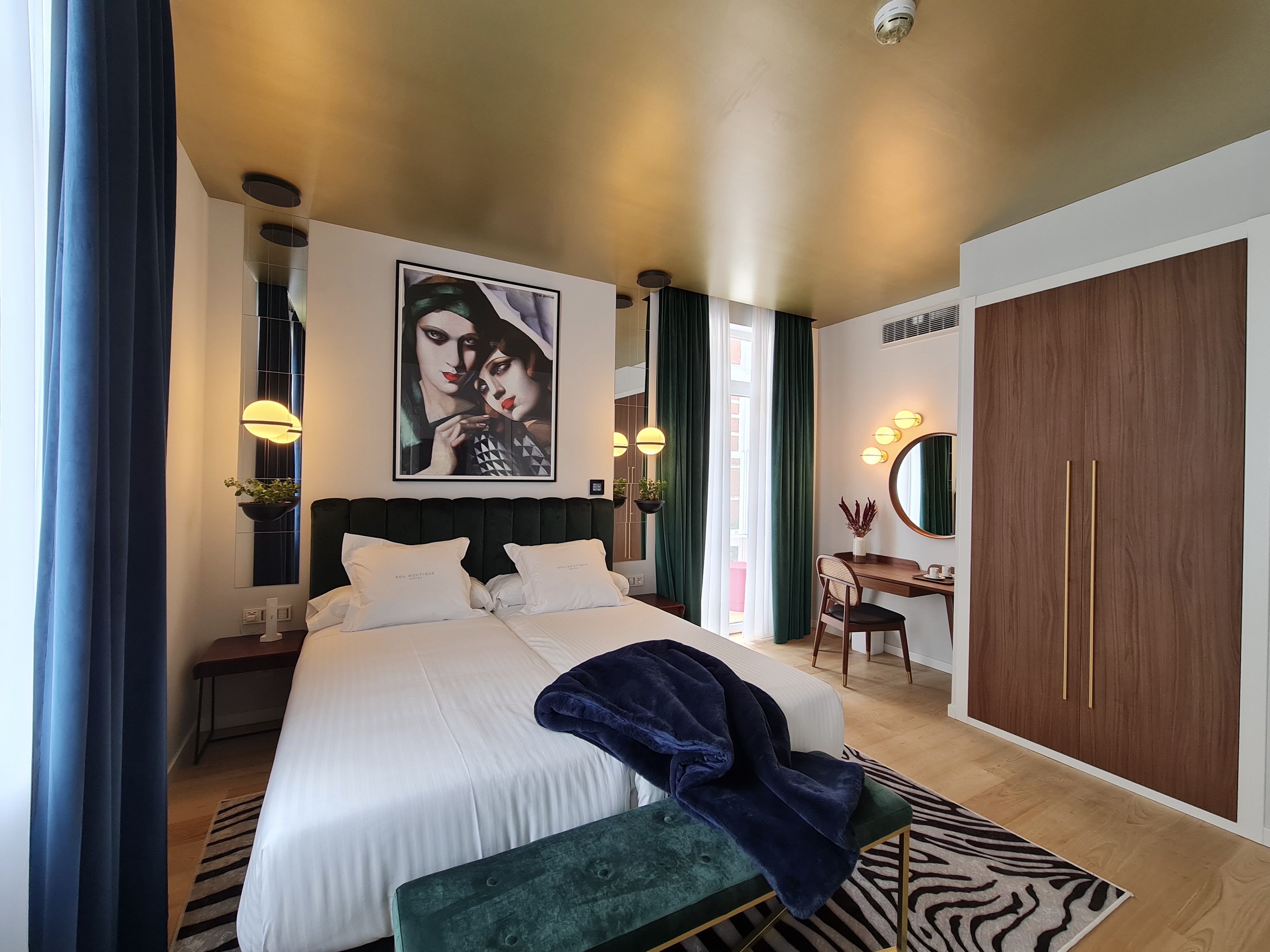 Double or Twin Standard