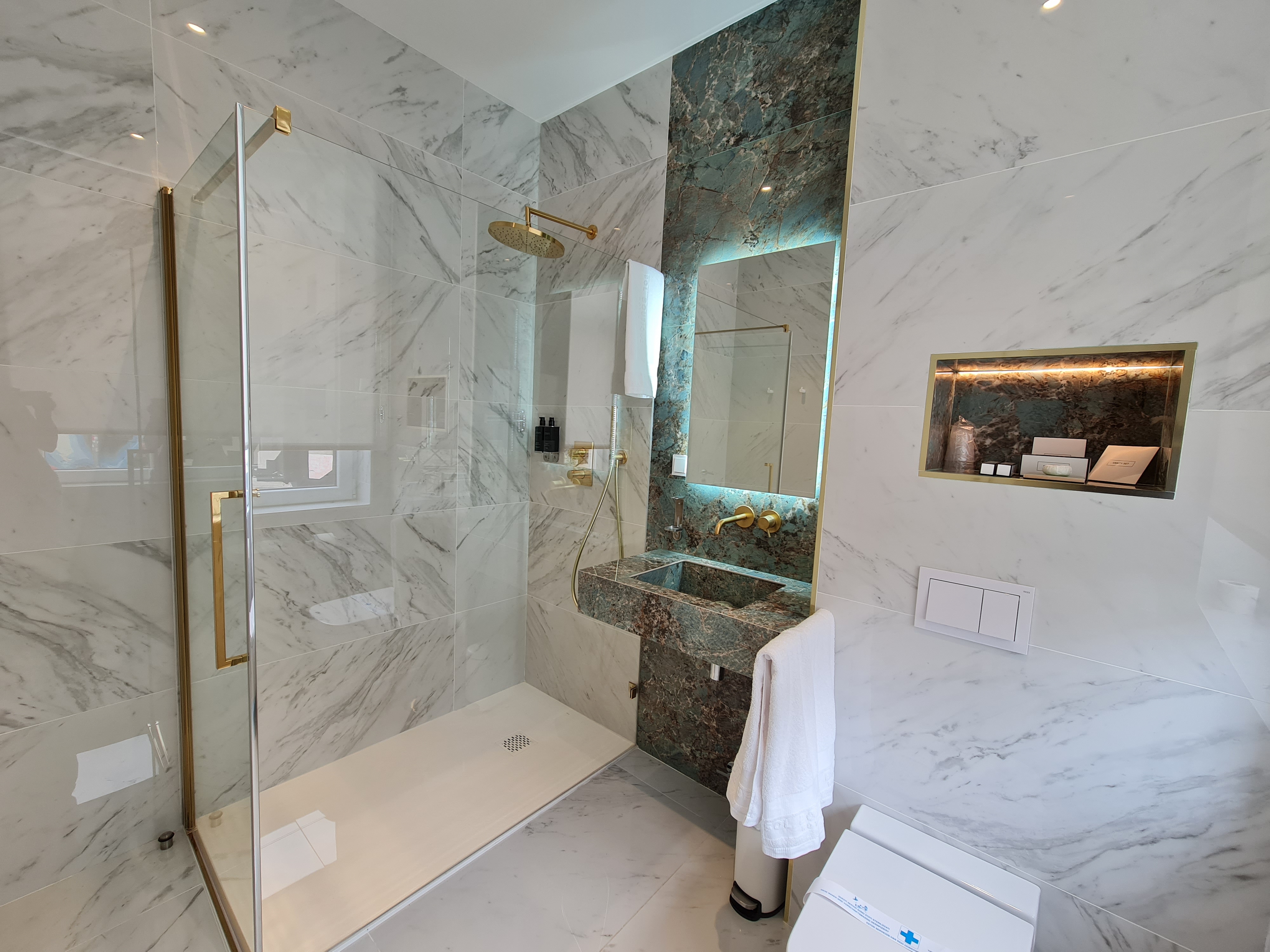 Double or Twin Standard