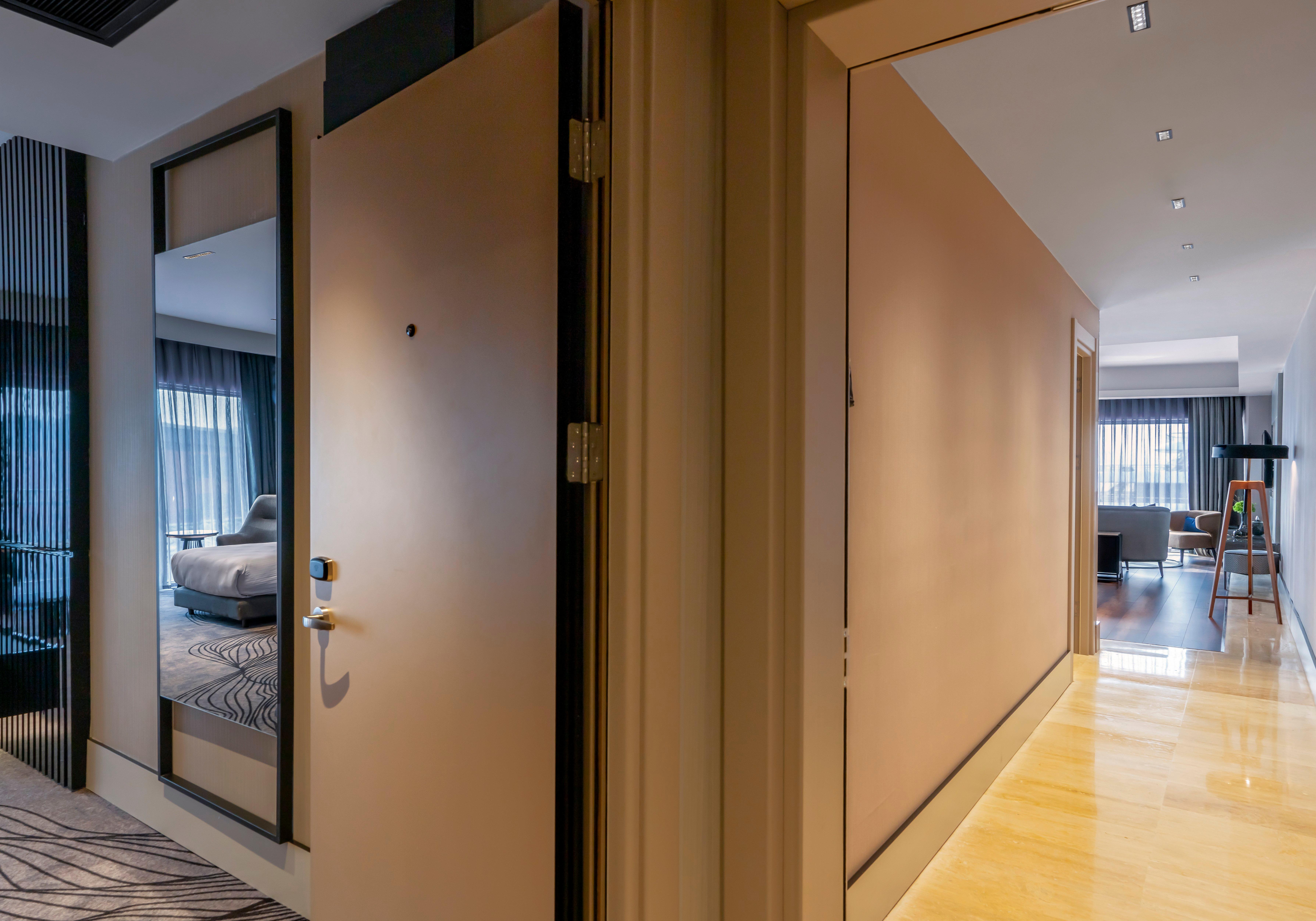 Suite Sea View King Bed