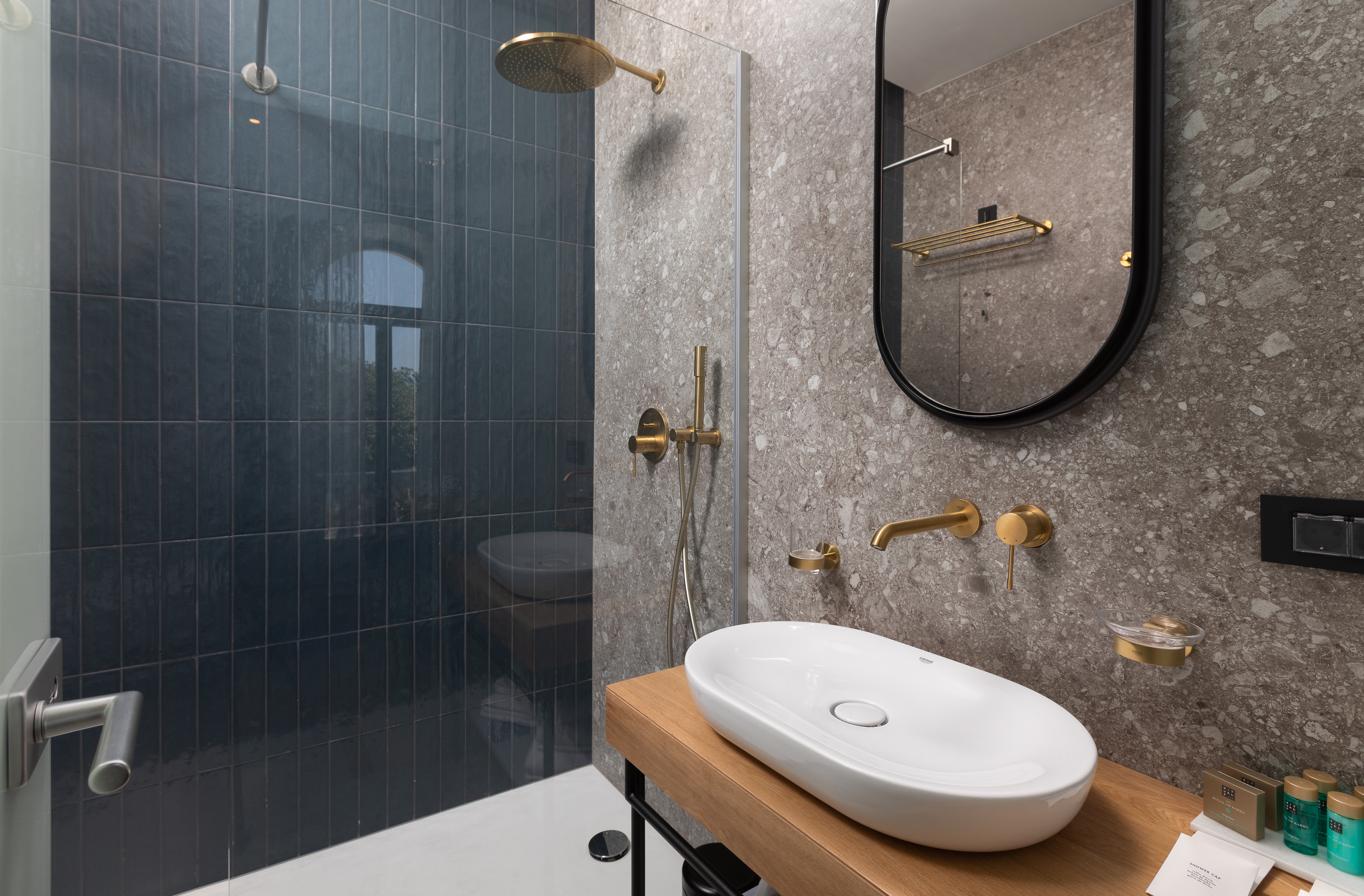 Double Sea View King Bed