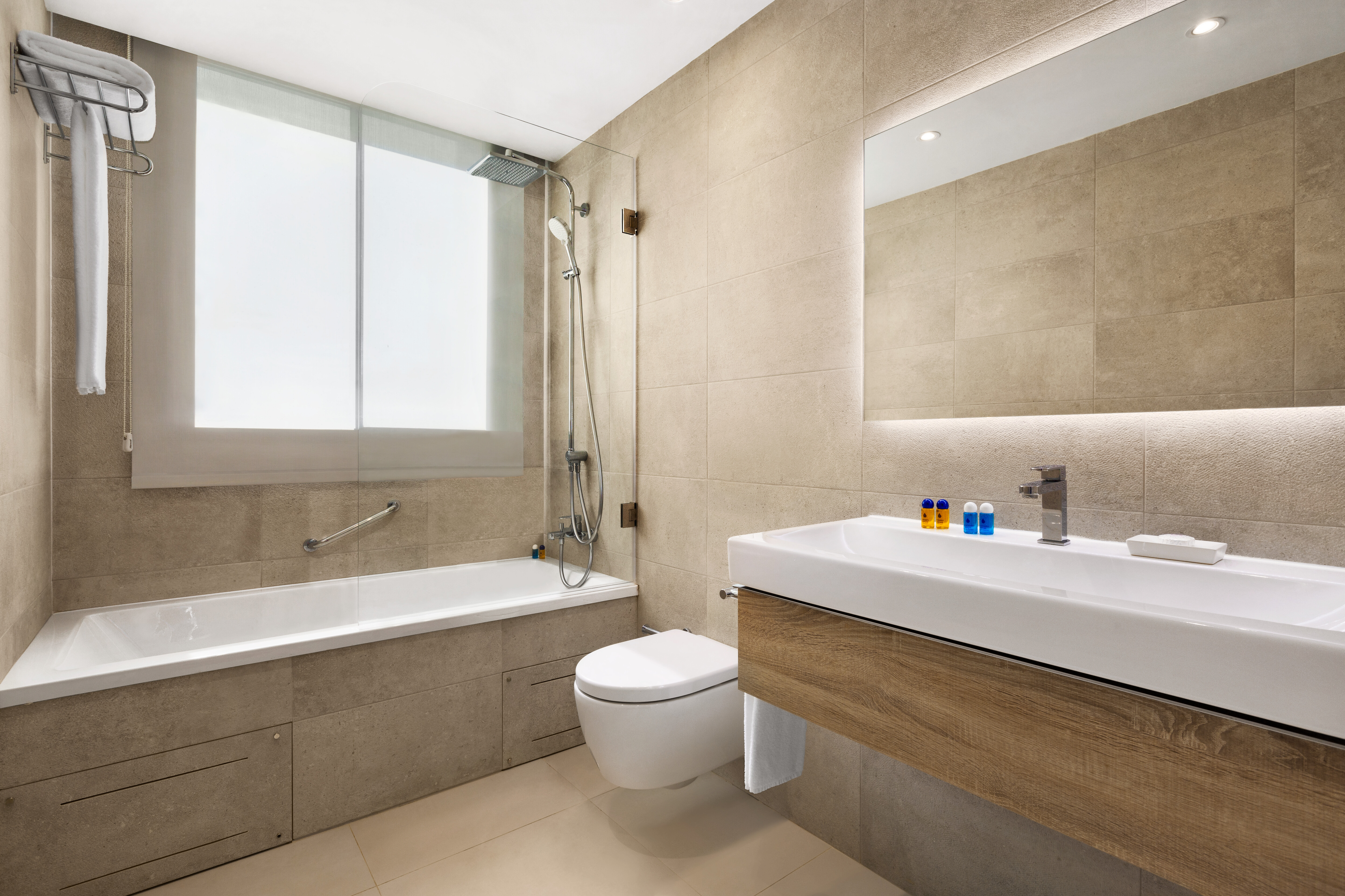 Suite Deluxe Pool View