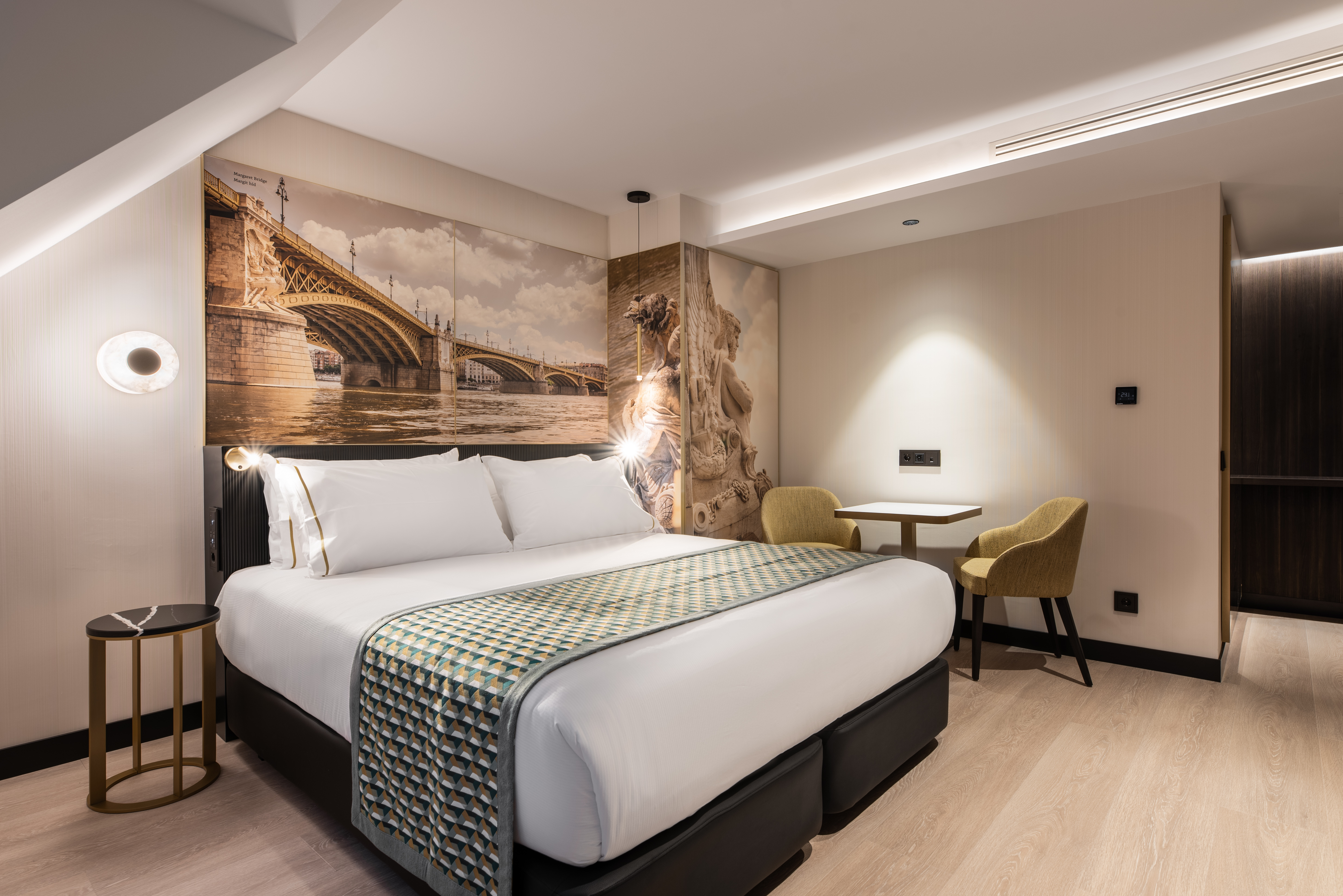 Double or Twin Deluxe