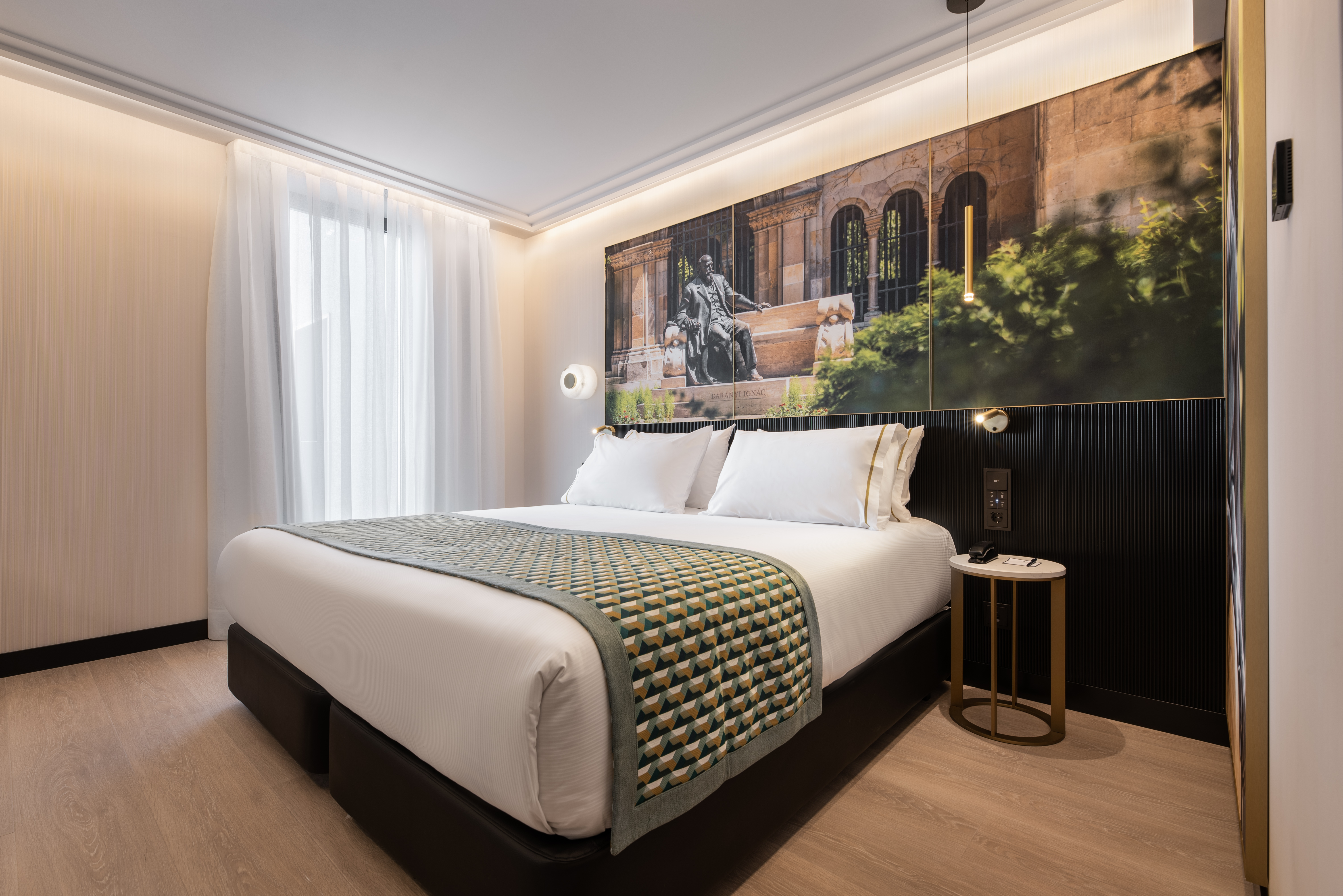 Double or Twin Deluxe