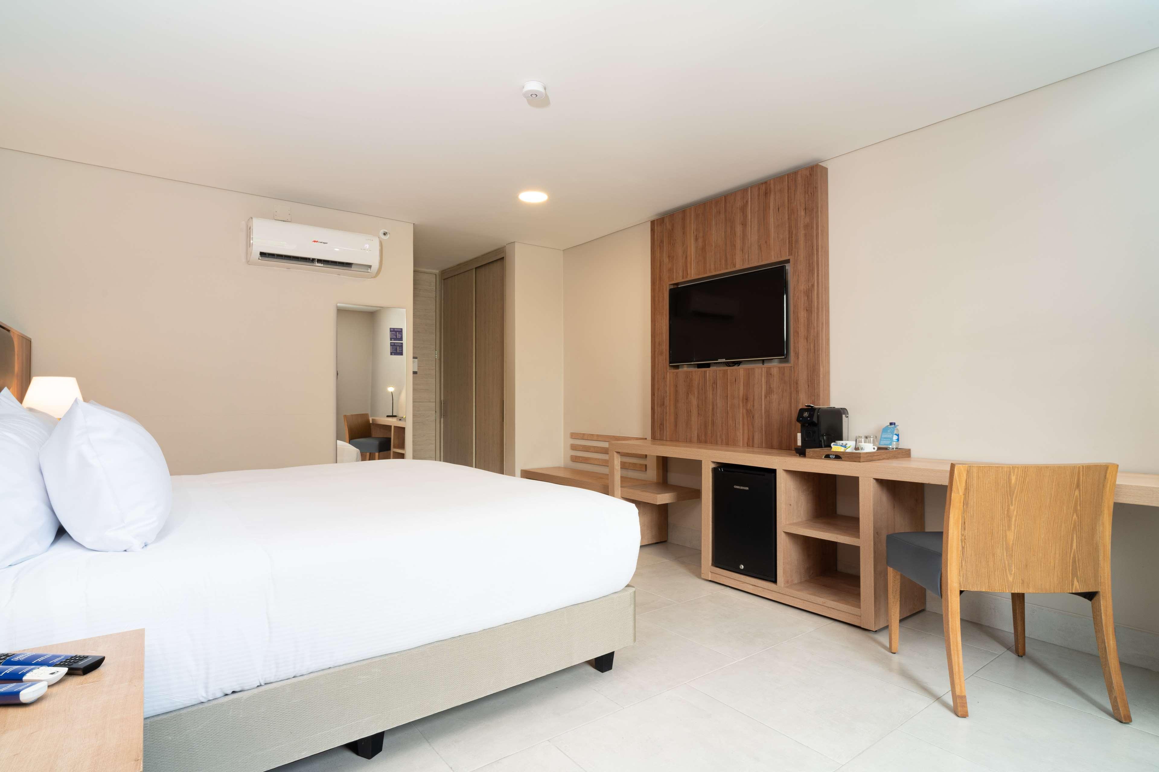 Double Queen Size Bed