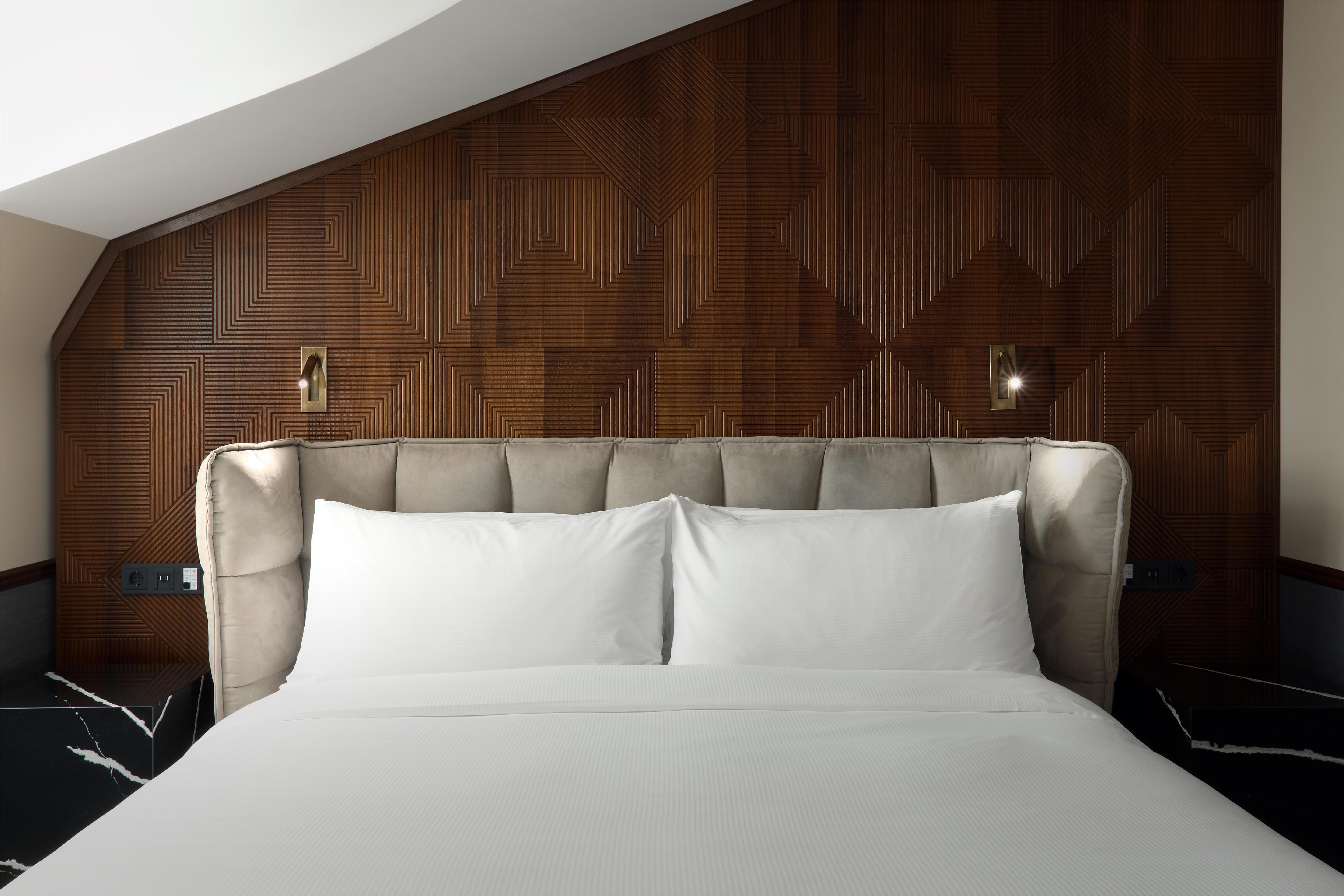 Double Classic King Bed