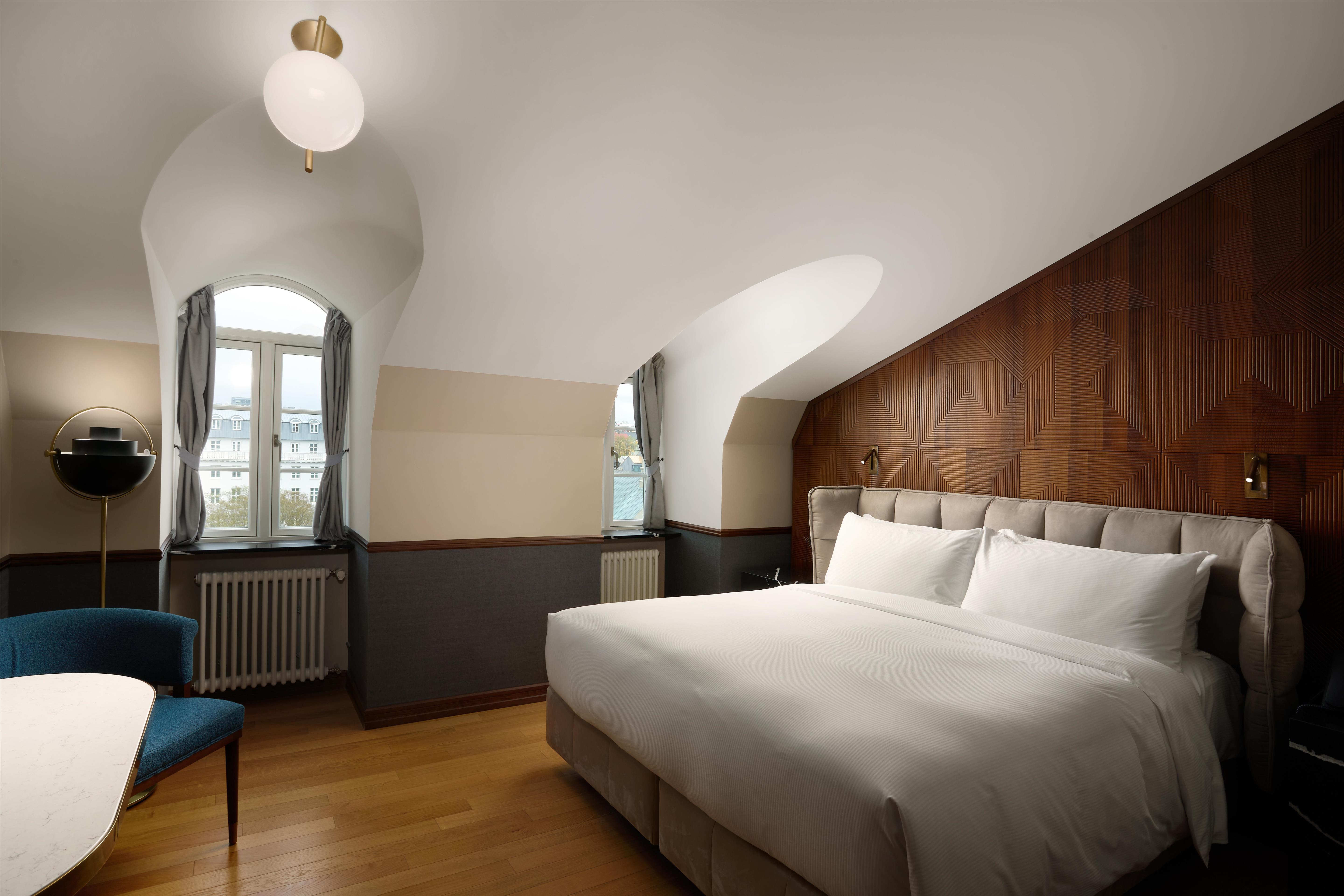 Double Classic King Bed