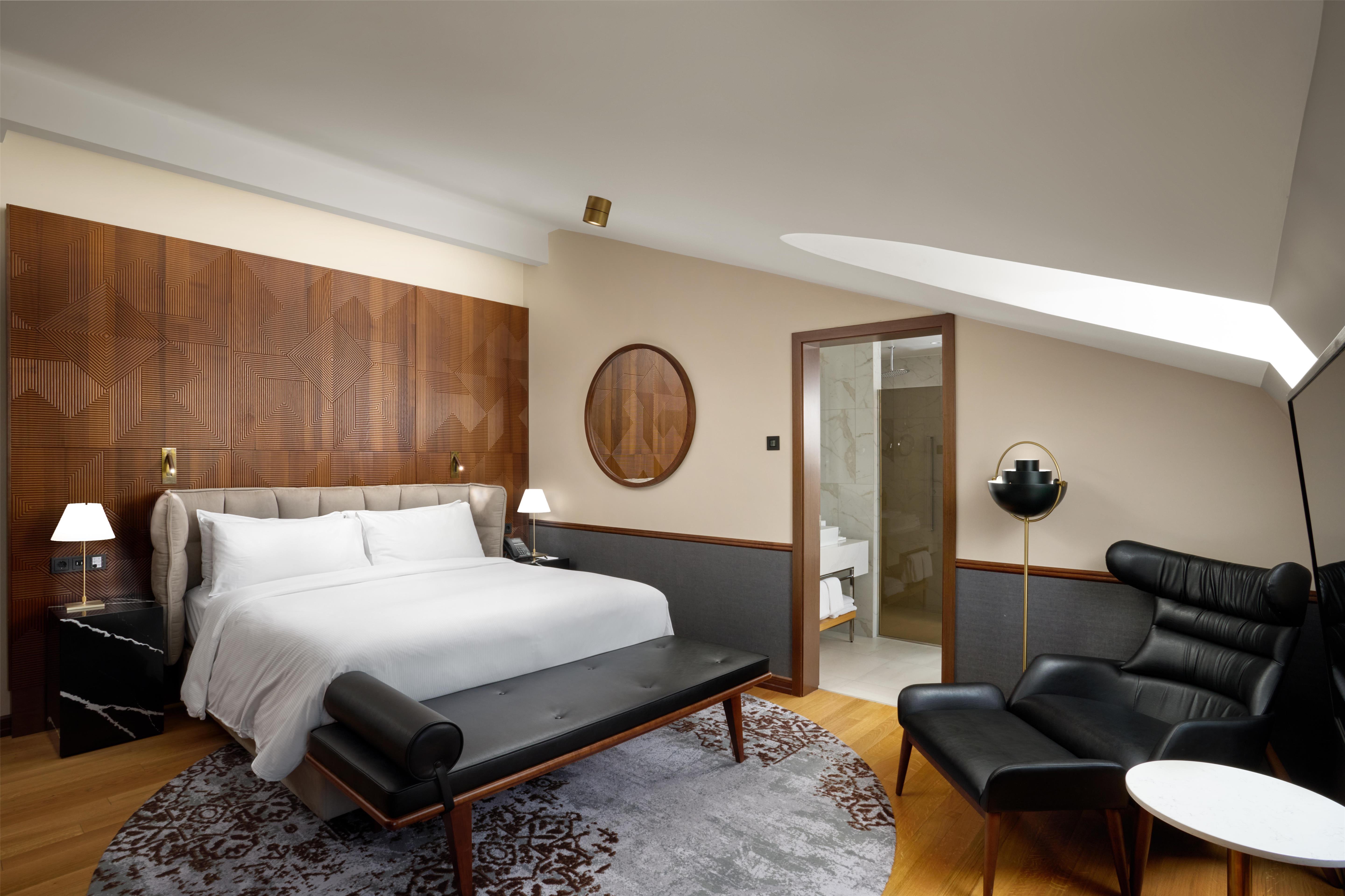 Junior Suite King Size Bed