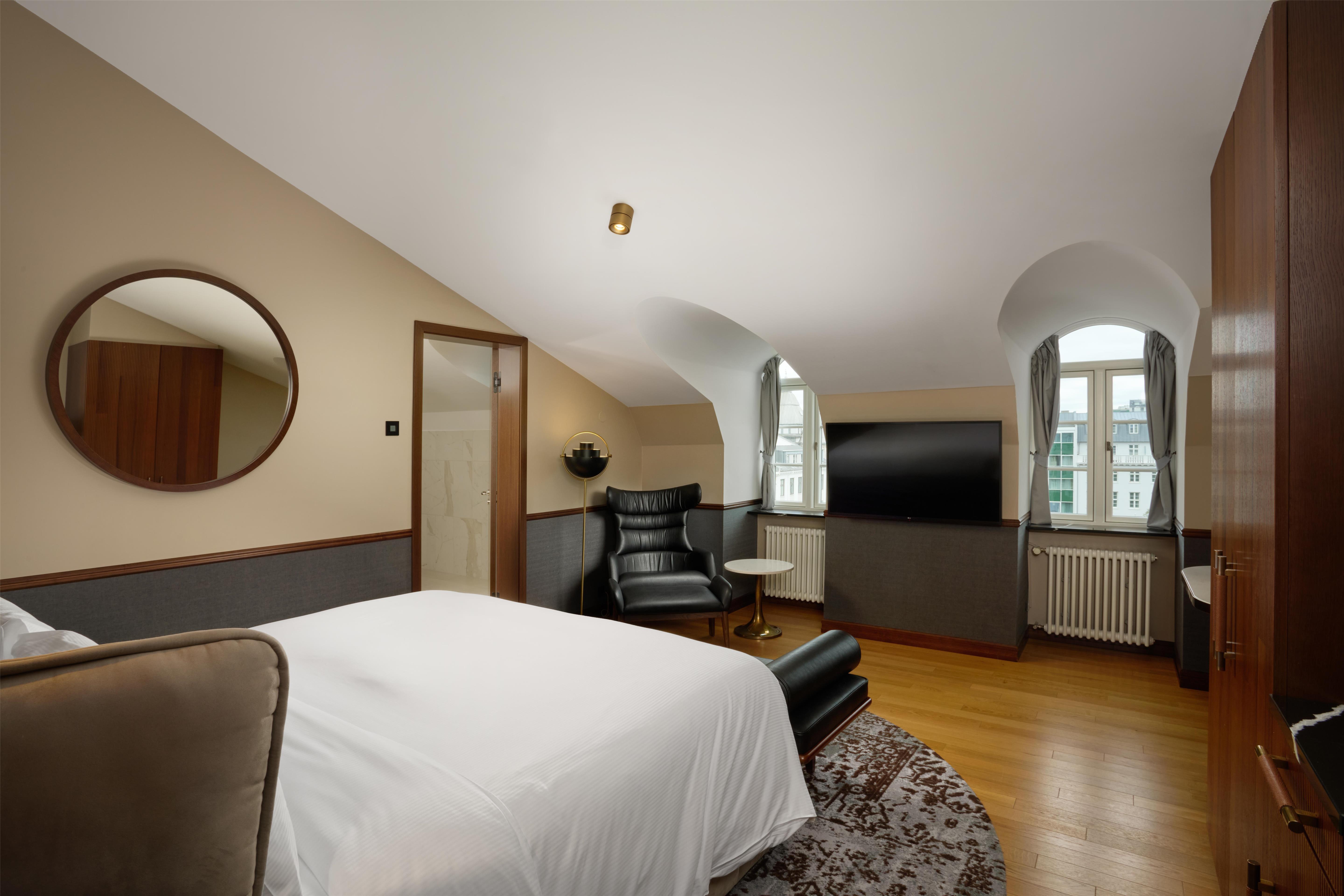 Junior Suite King Size Bed