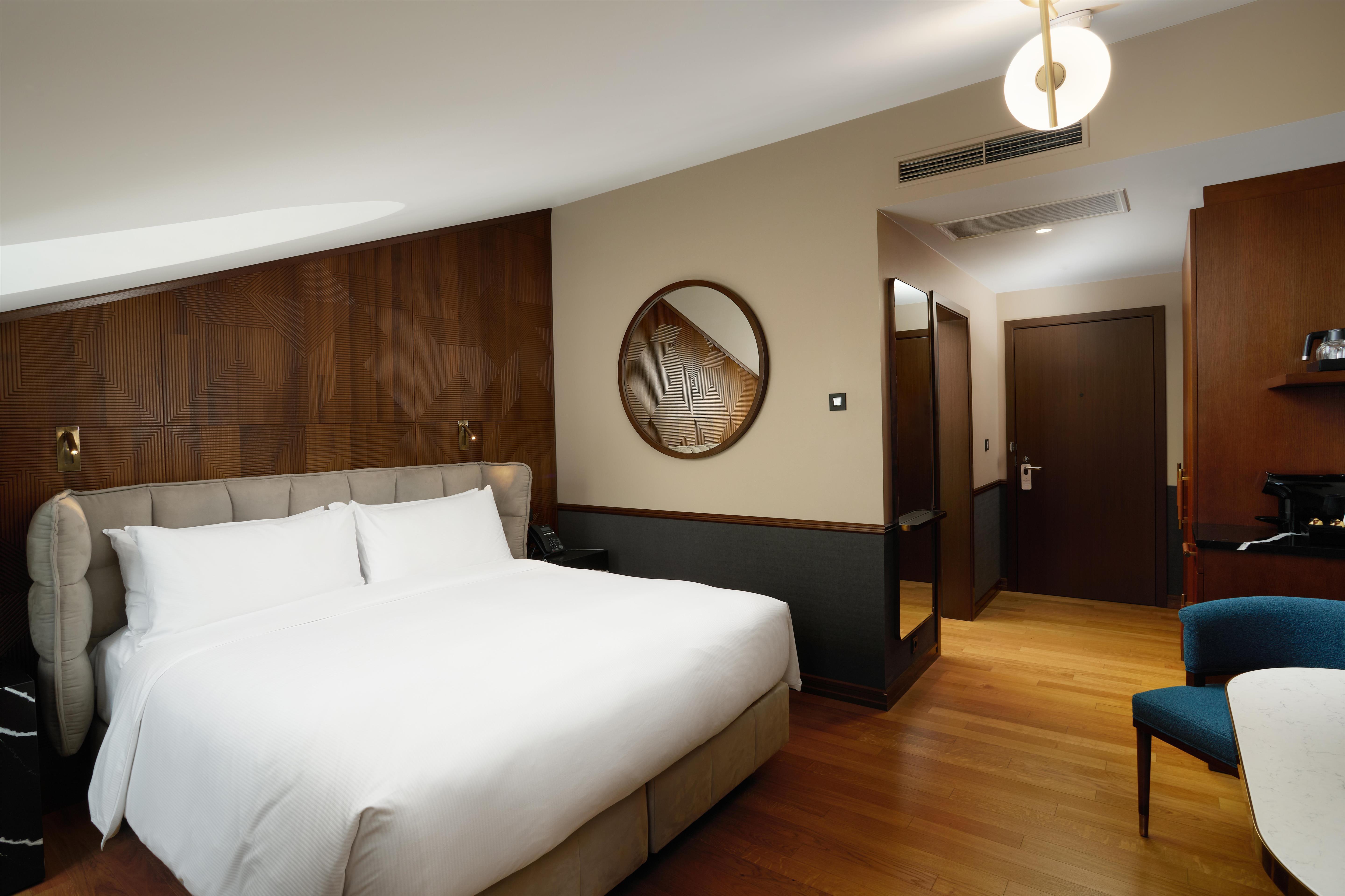 Double Classic King Bed
