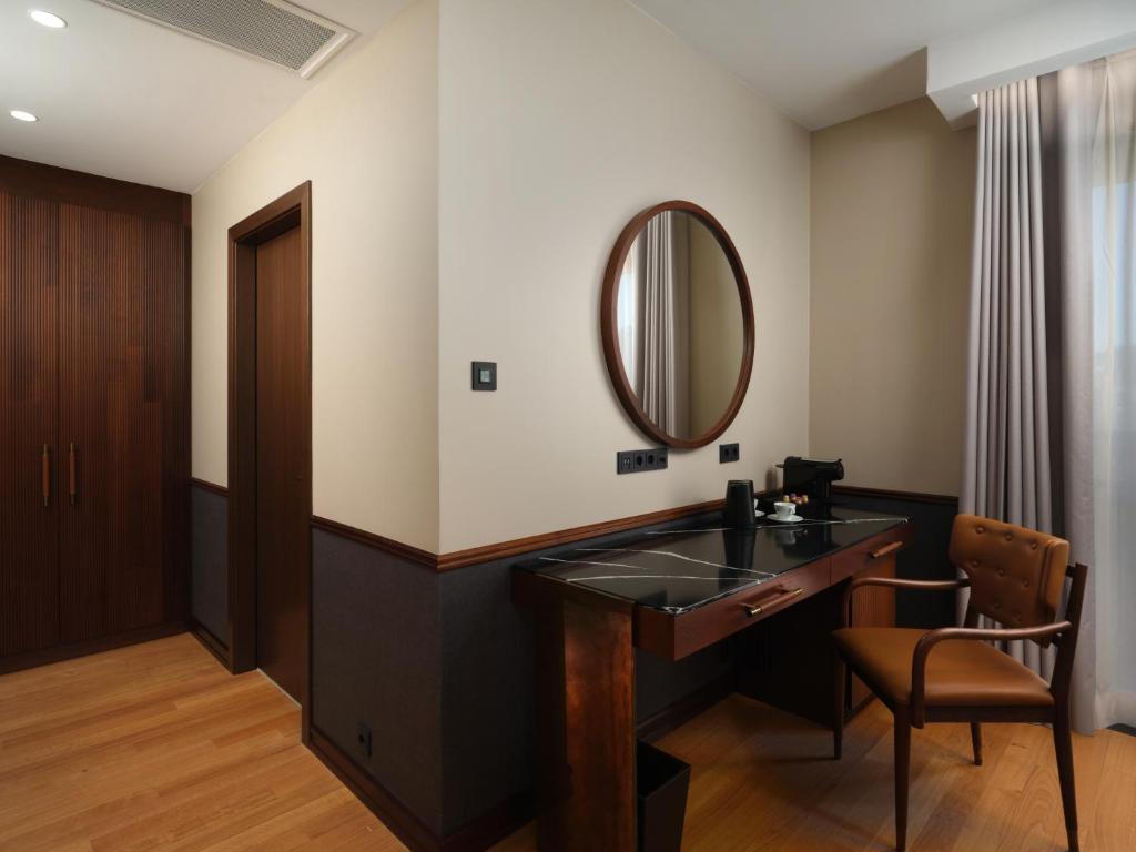 Family Room Connecting Room