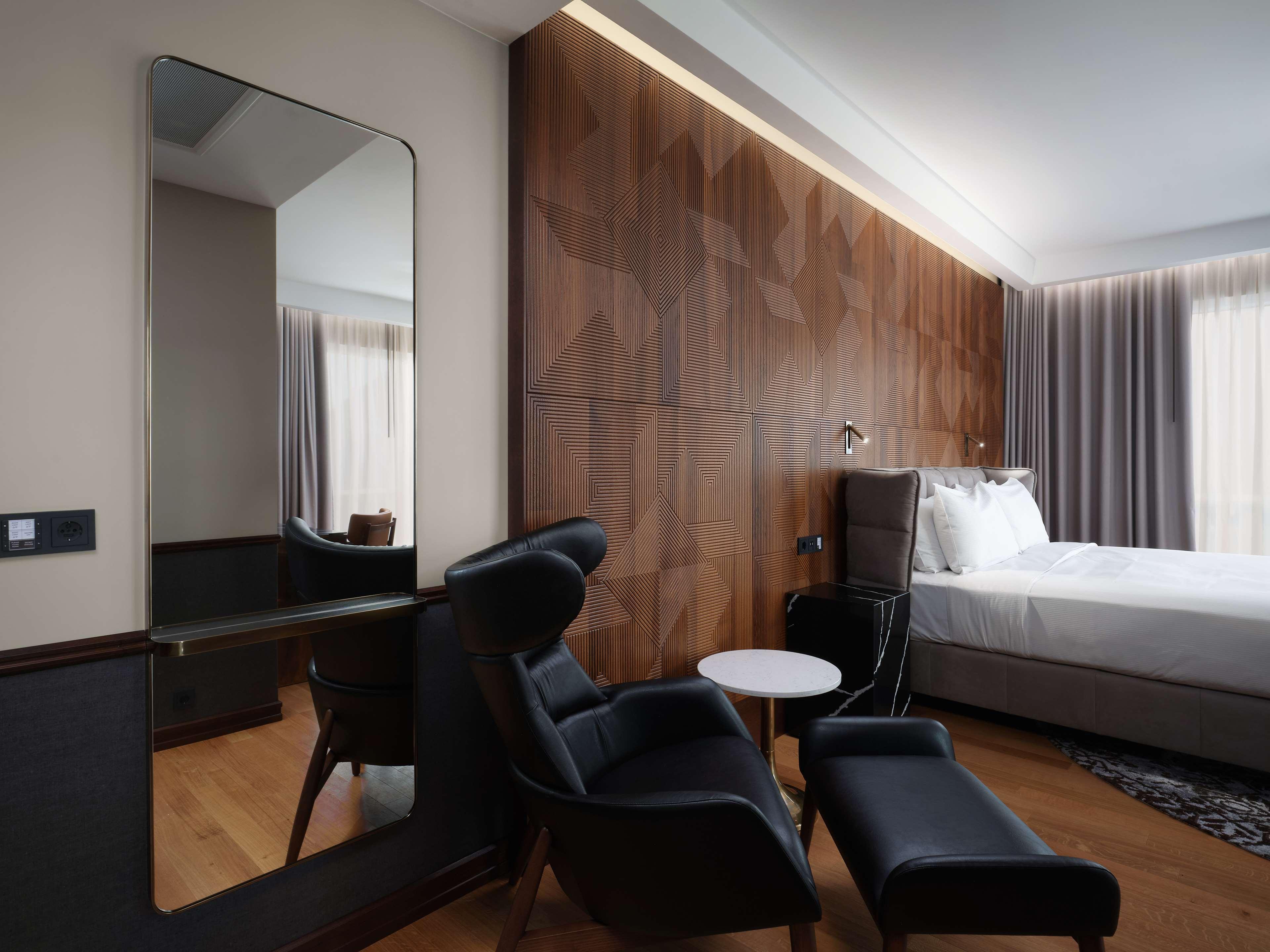 Junior Suite King Size Bed