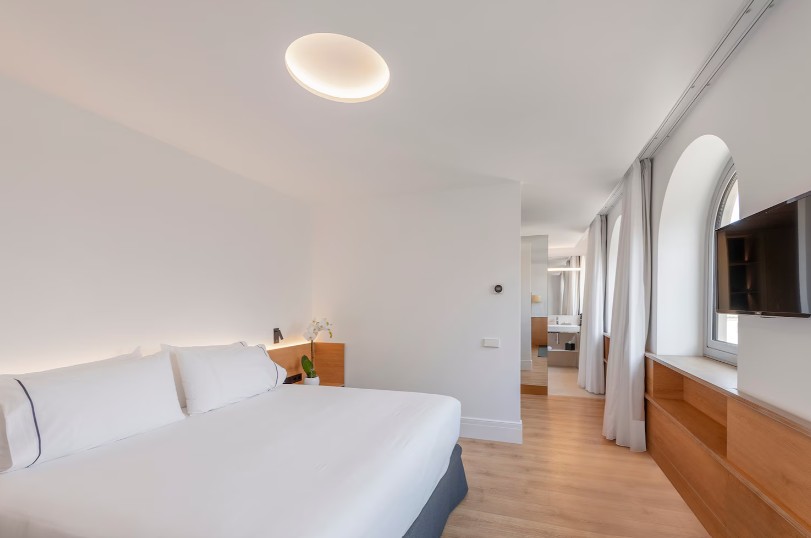 Double Single Deluxe with Views