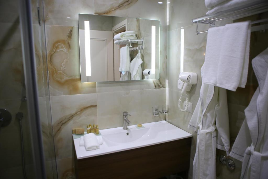 Double or Twin Standard