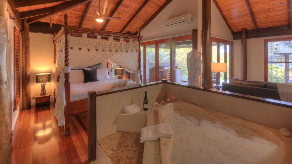 Cabin with Private Pool