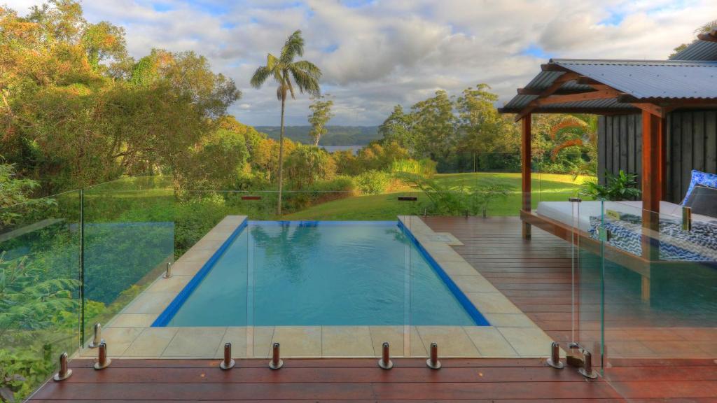 Cabin with Private Pool