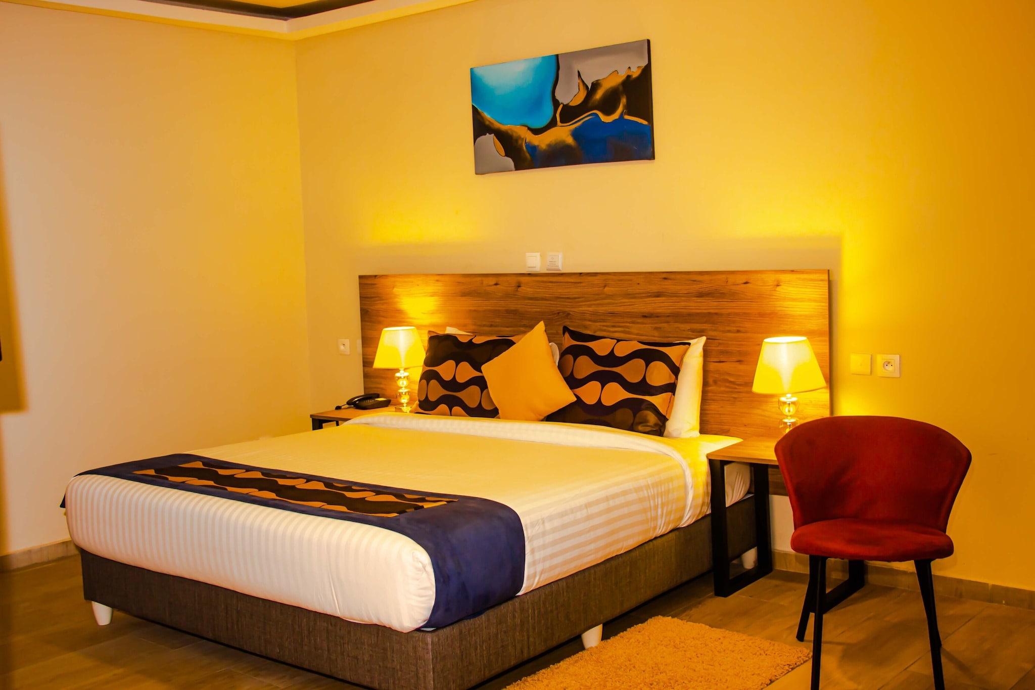 Suite Queen Size Bed