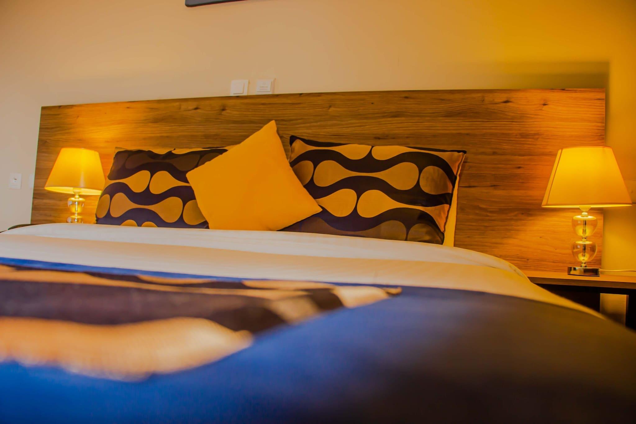 Suite Queen Size Bed