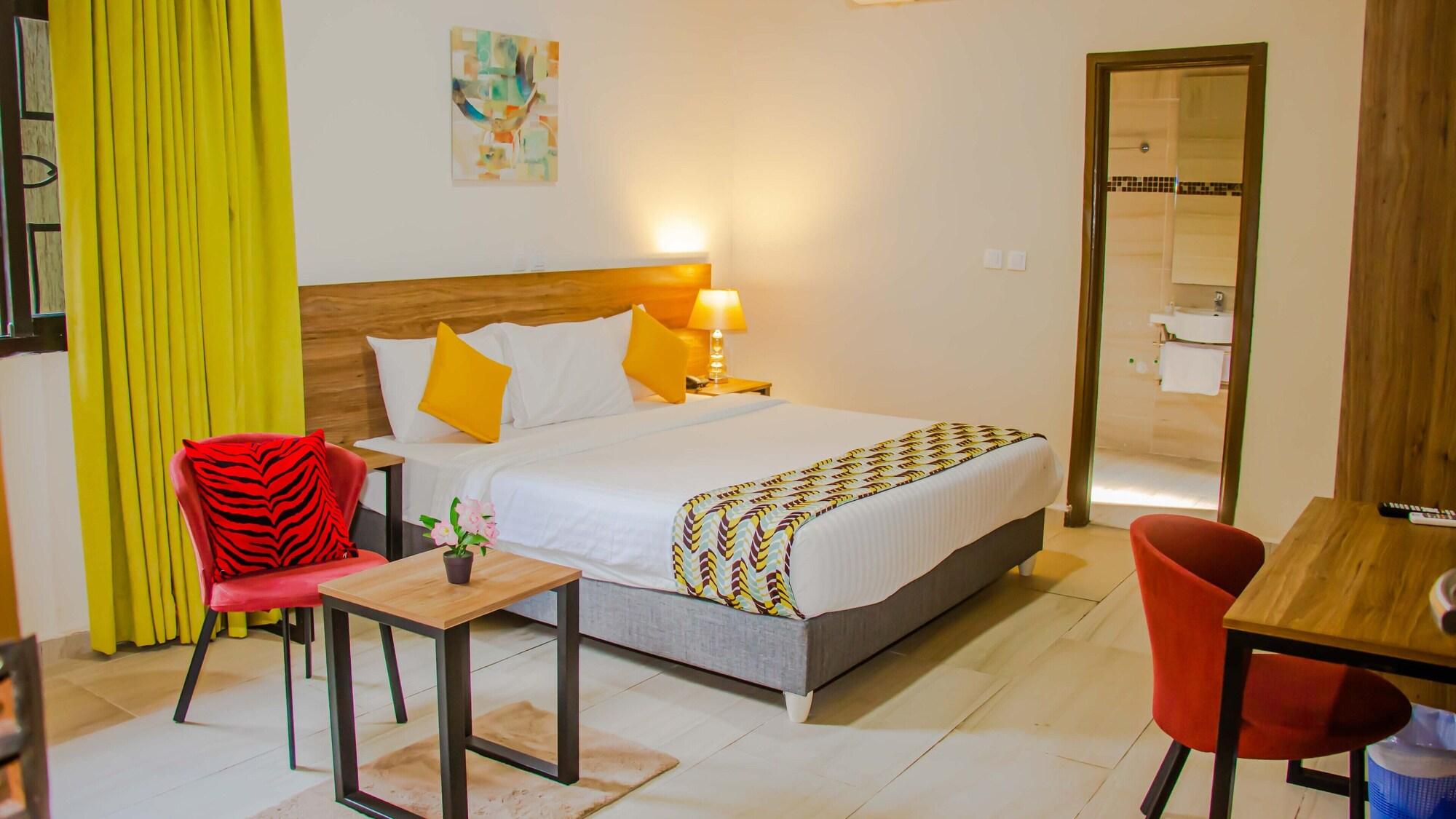 Junior Suite Queen Size Bed