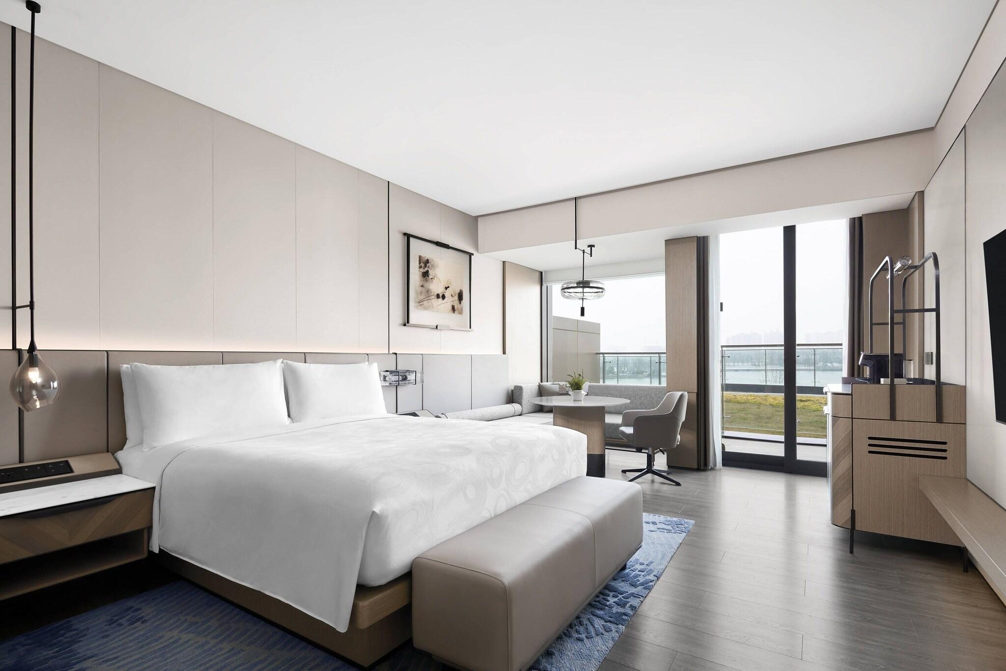 Double Executive King Bed