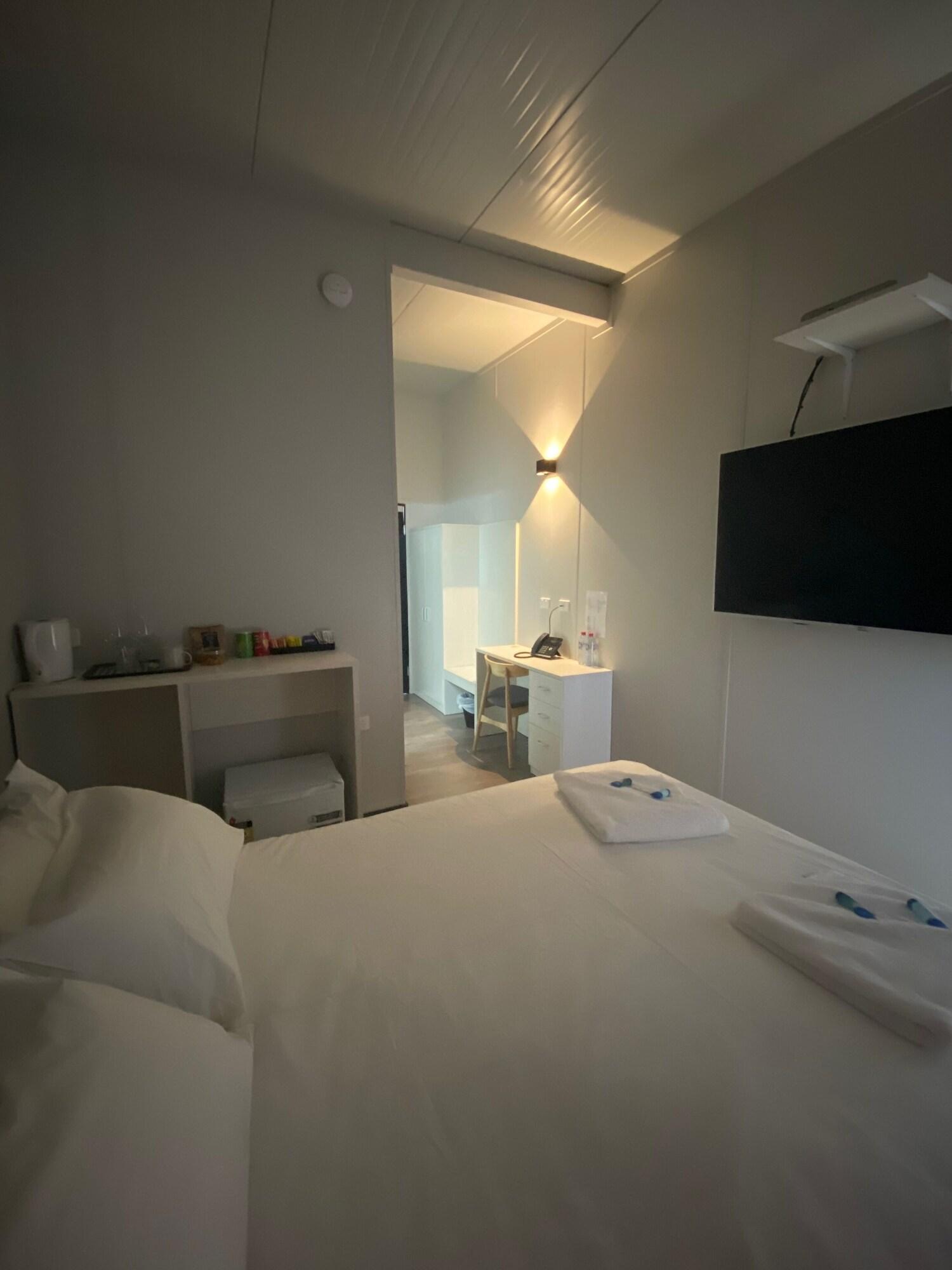 Double Queen Size Bed