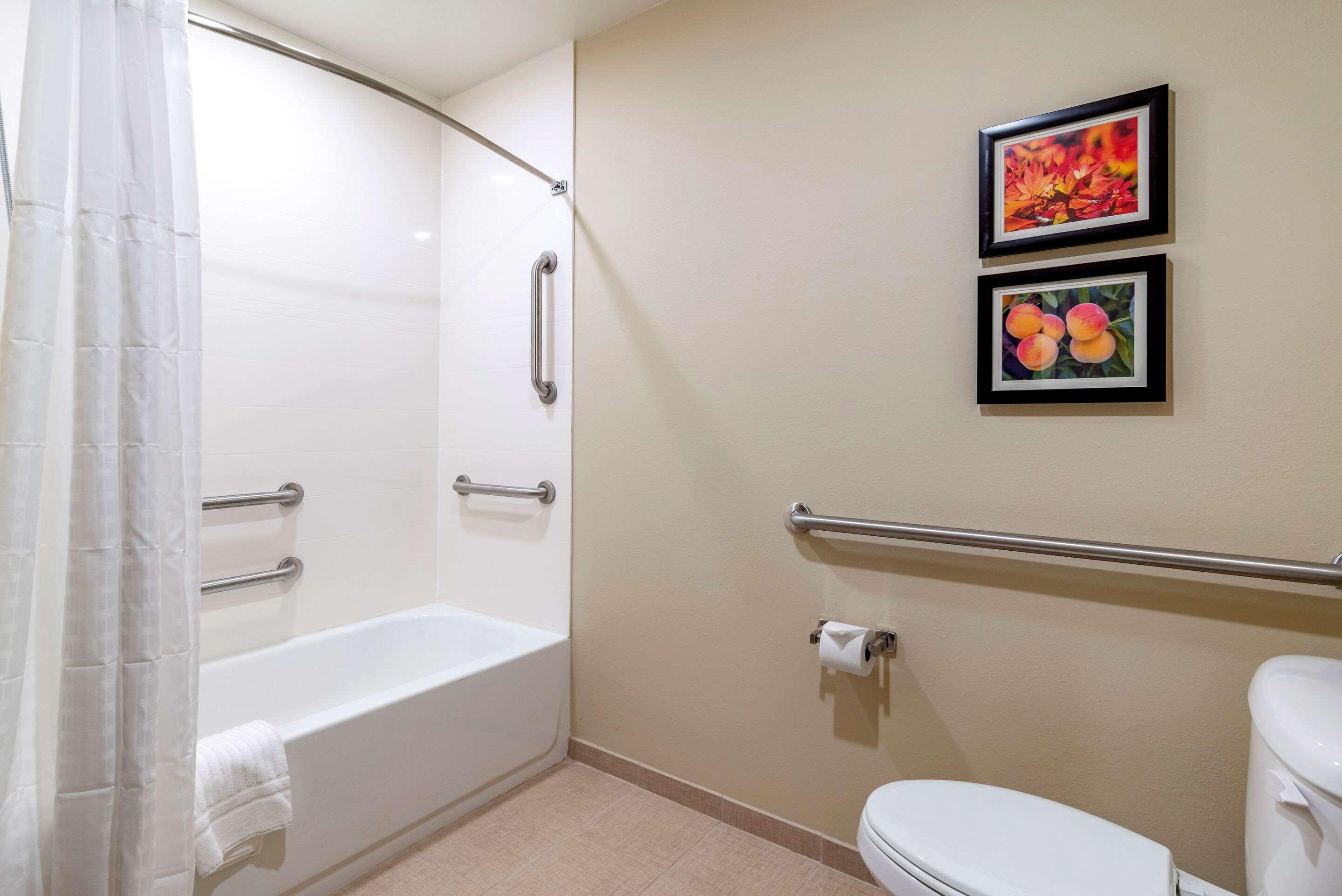 Suite Accessible-two Queen Beds