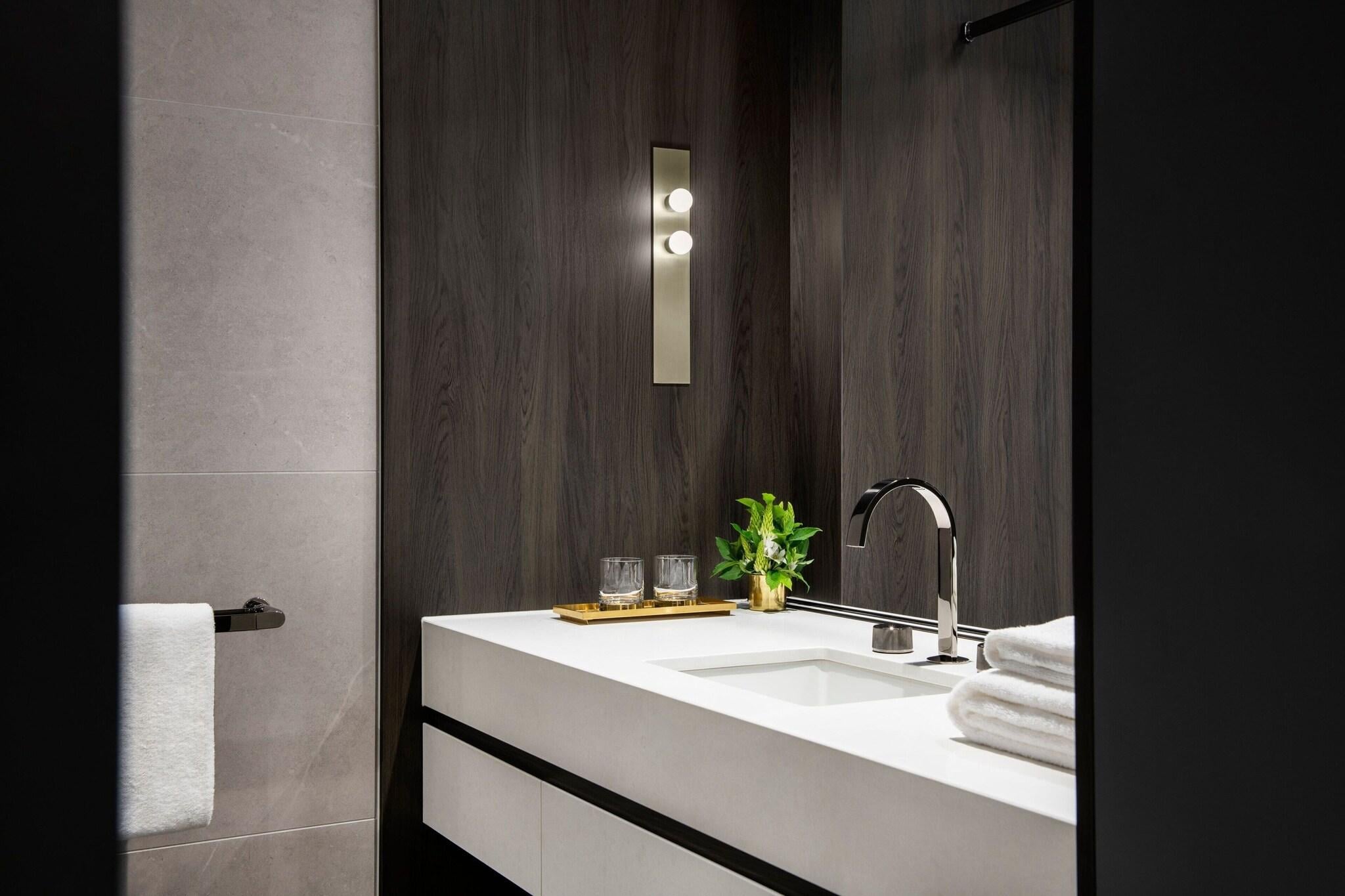 Double Deluxe King Bed