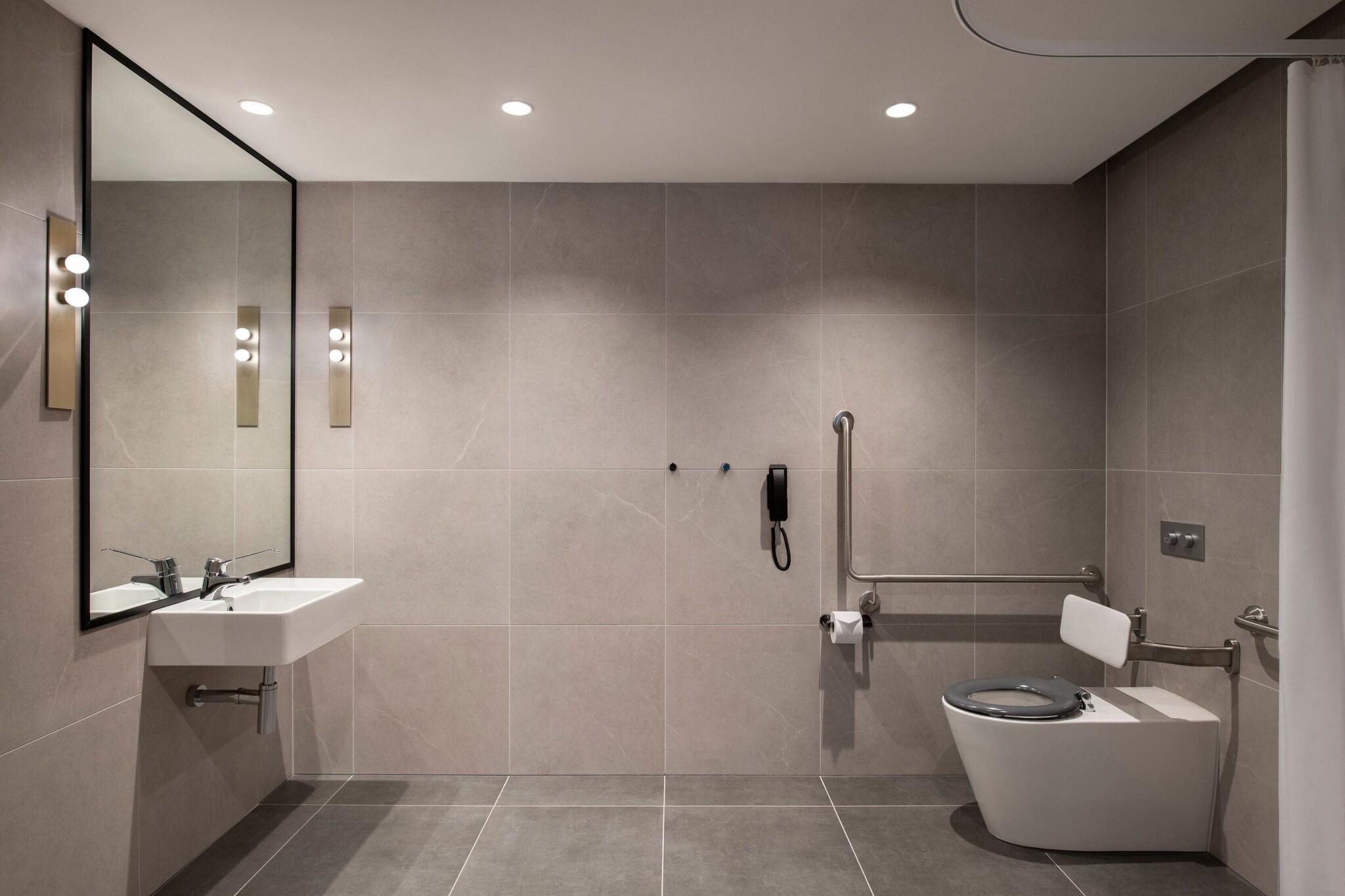 Double Deluxe King Bed