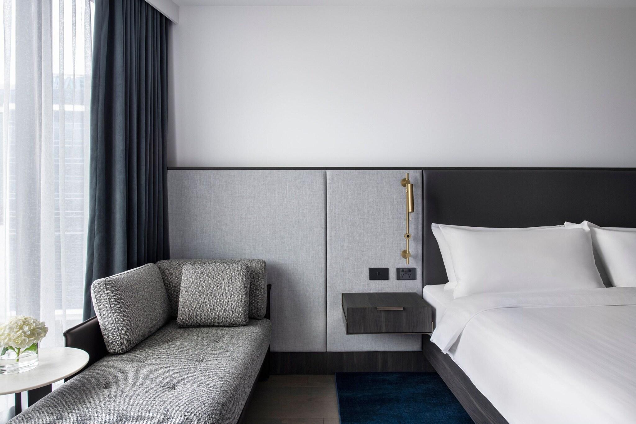 Double Deluxe King Bed