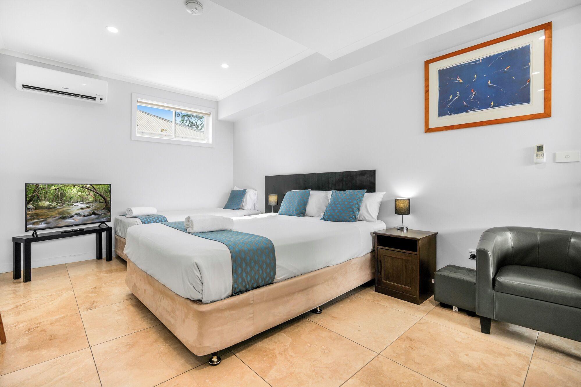 Studio Queen Size Bed