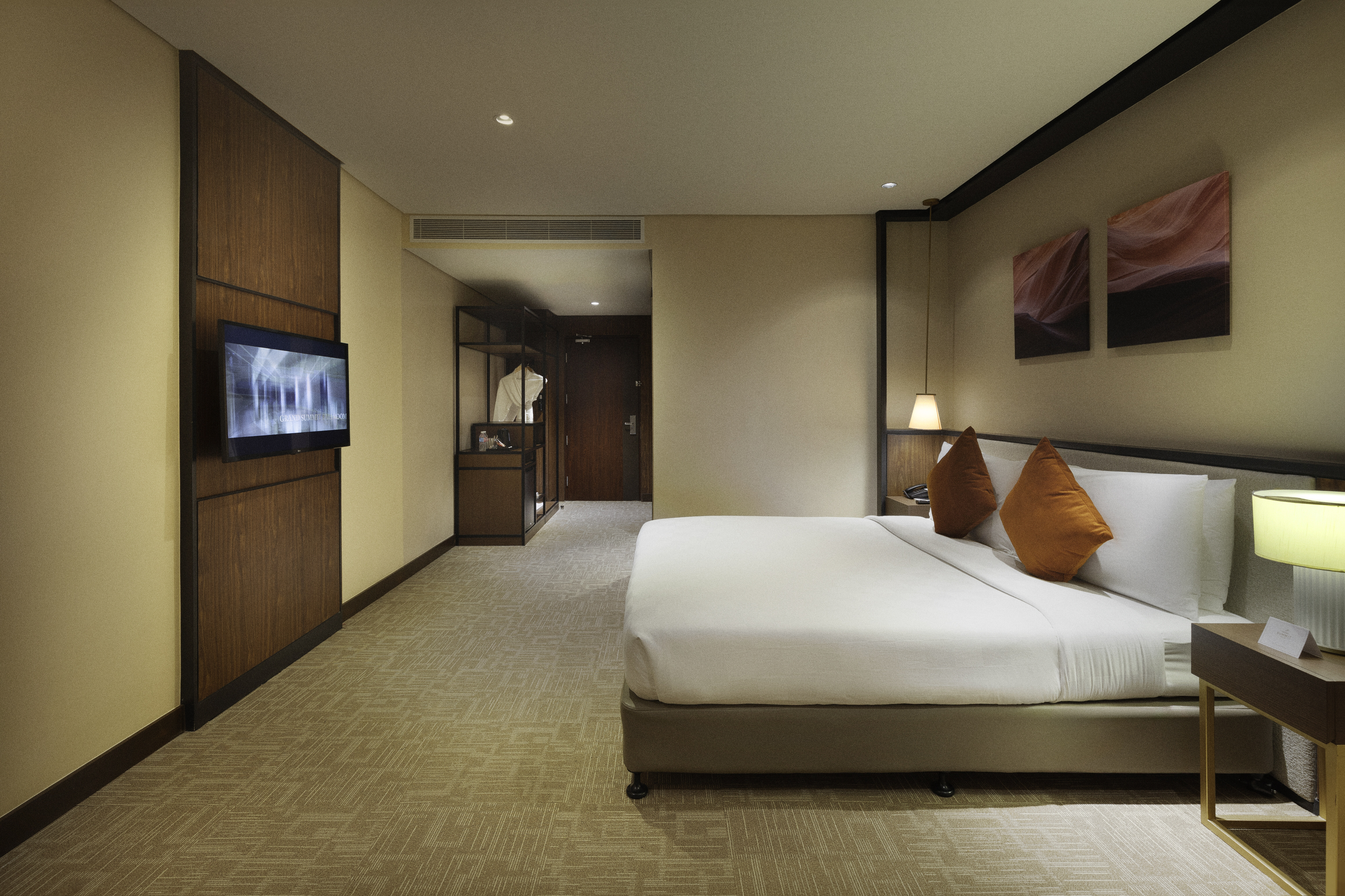 Double Deluxe King Bed