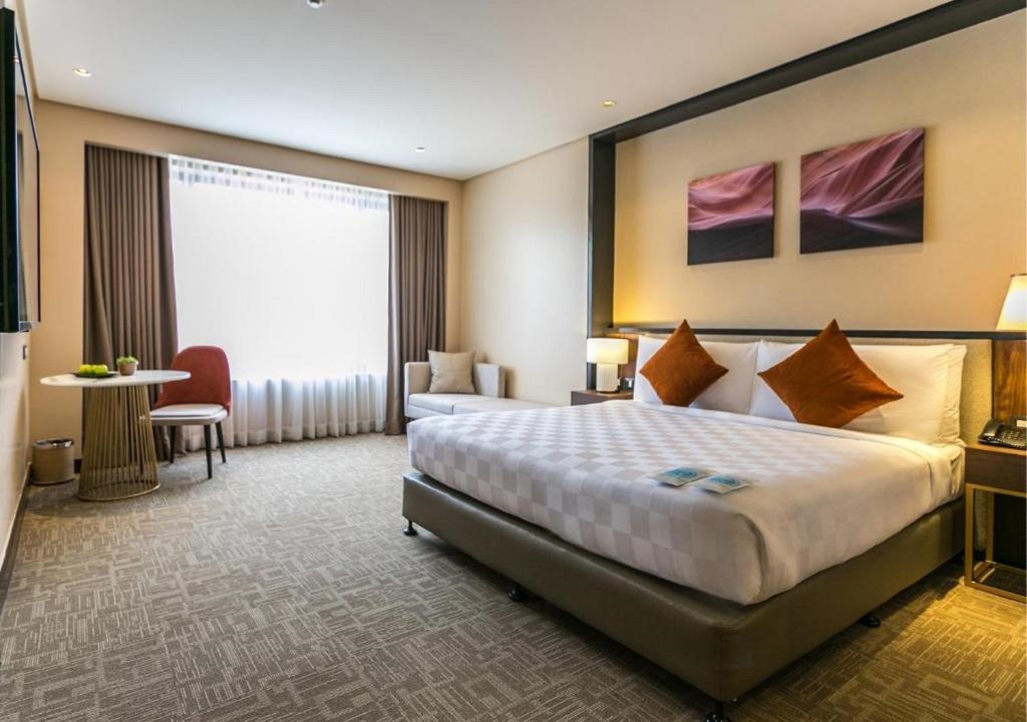 Double Deluxe King Bed