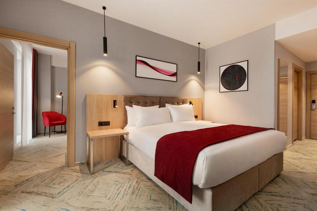 Junior Suite King Size Bed