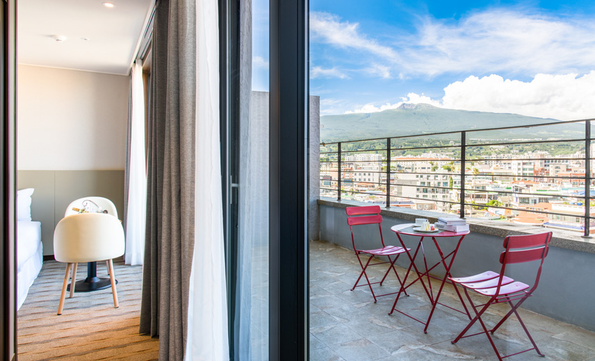 Double Deluxe One Bed