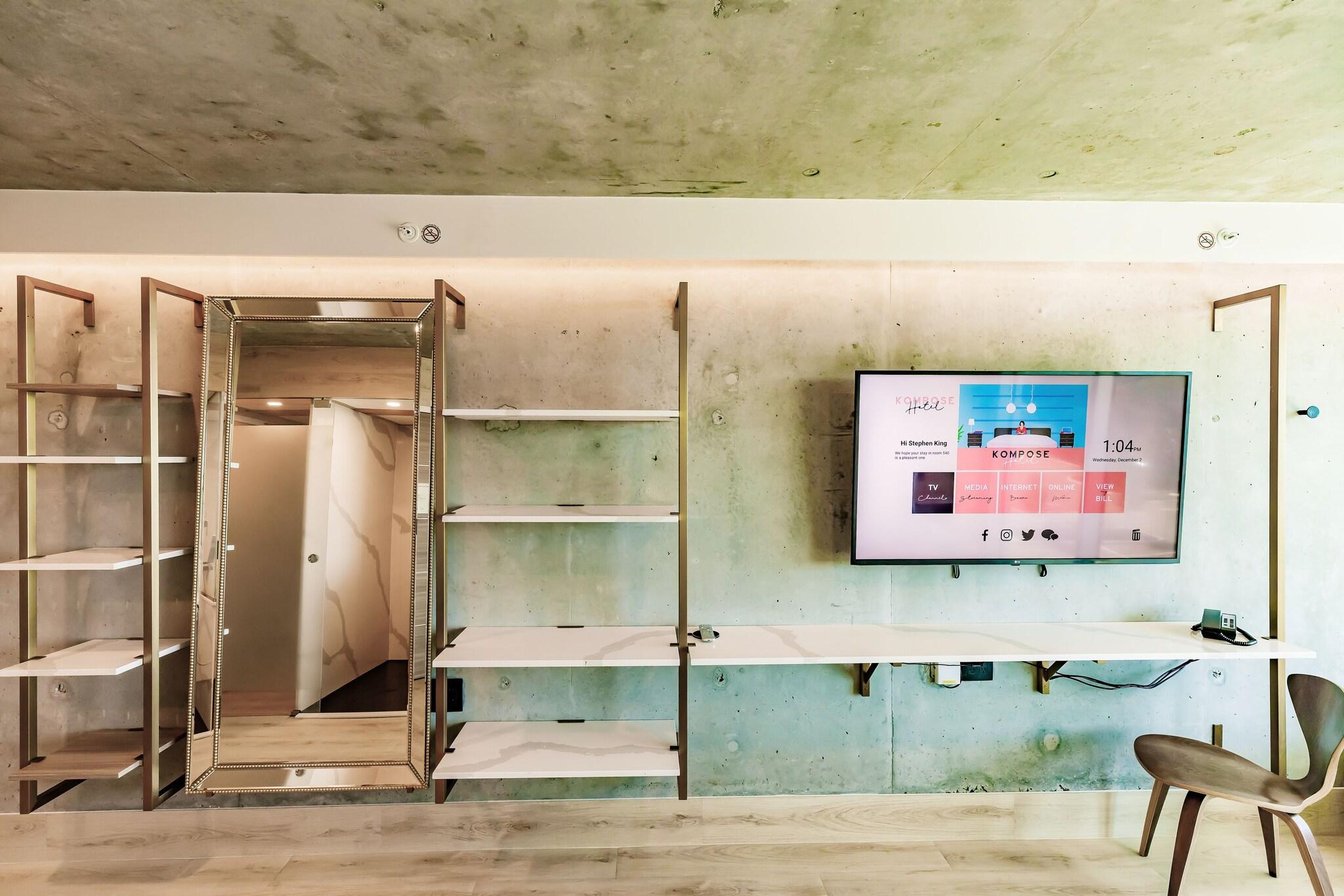 Family Room Two Queen Beds