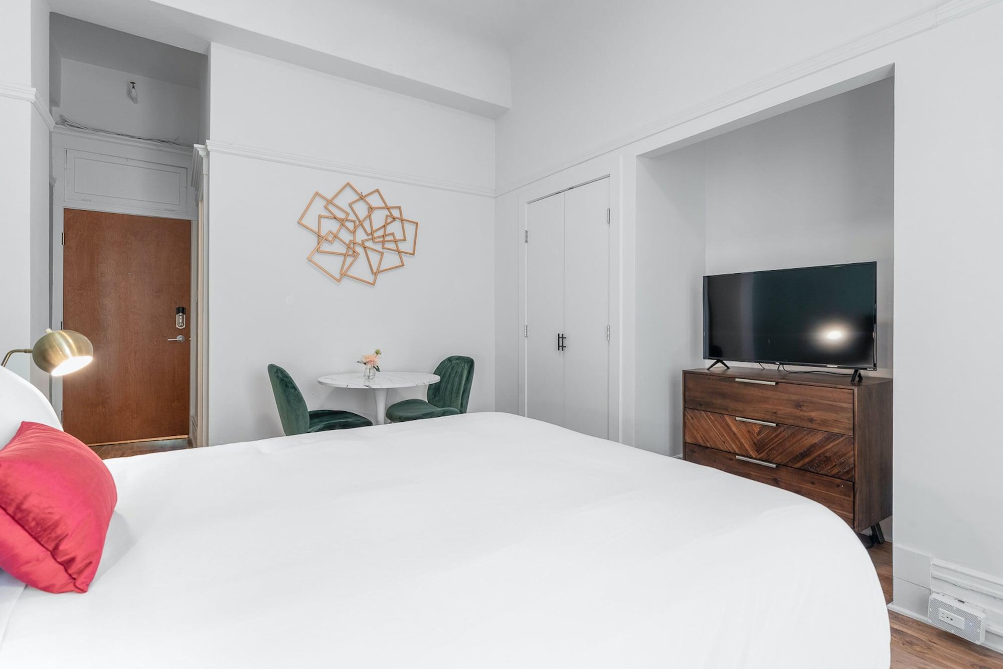 Double Queen Bed Non Smoking