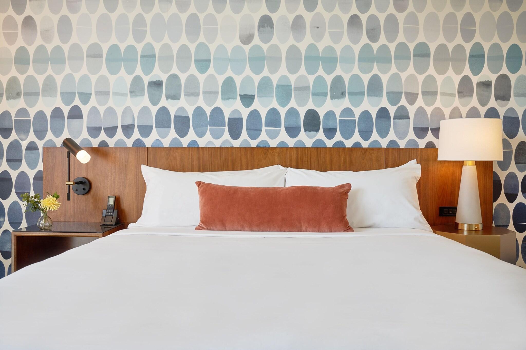 Double Deluxe King Bed