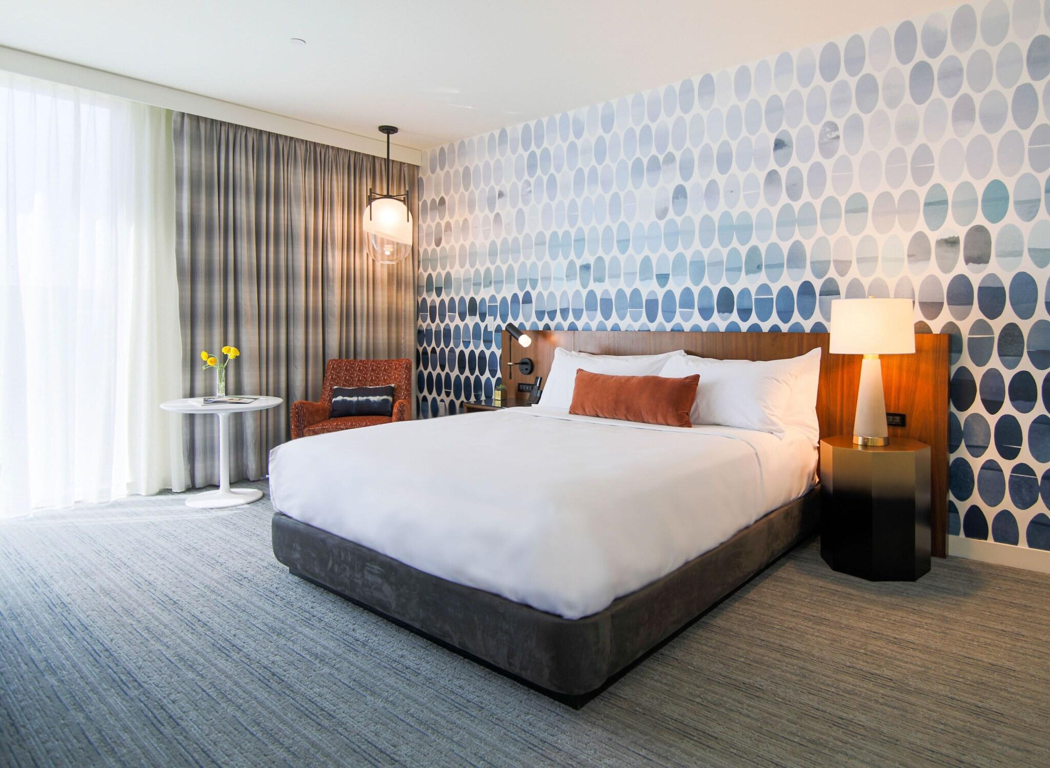 Double Deluxe King Bed