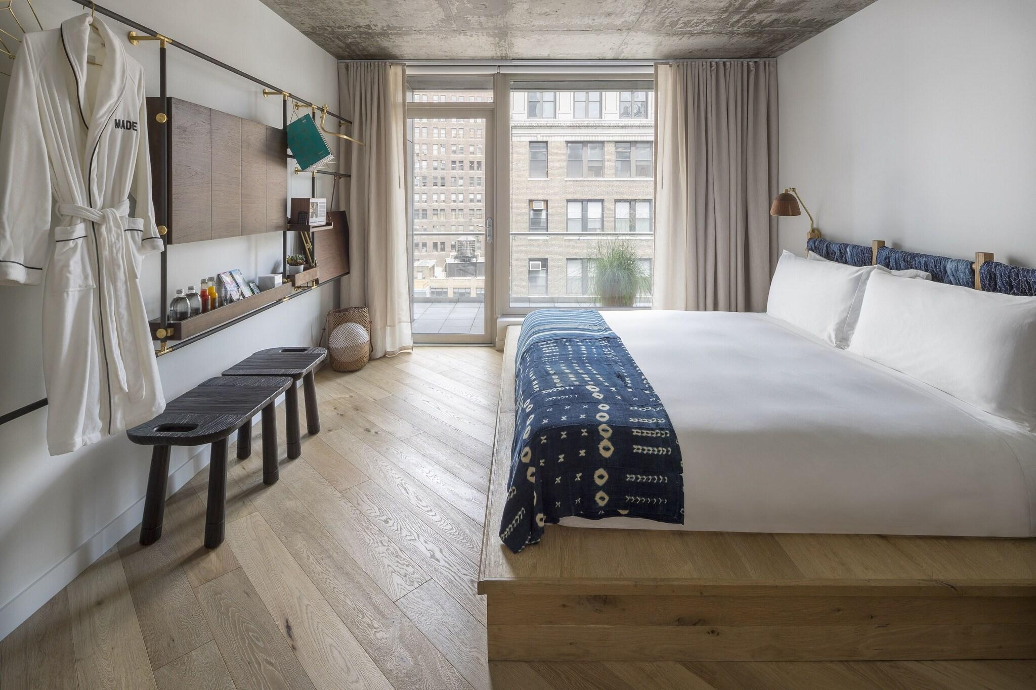 Double Deluxe King Bed