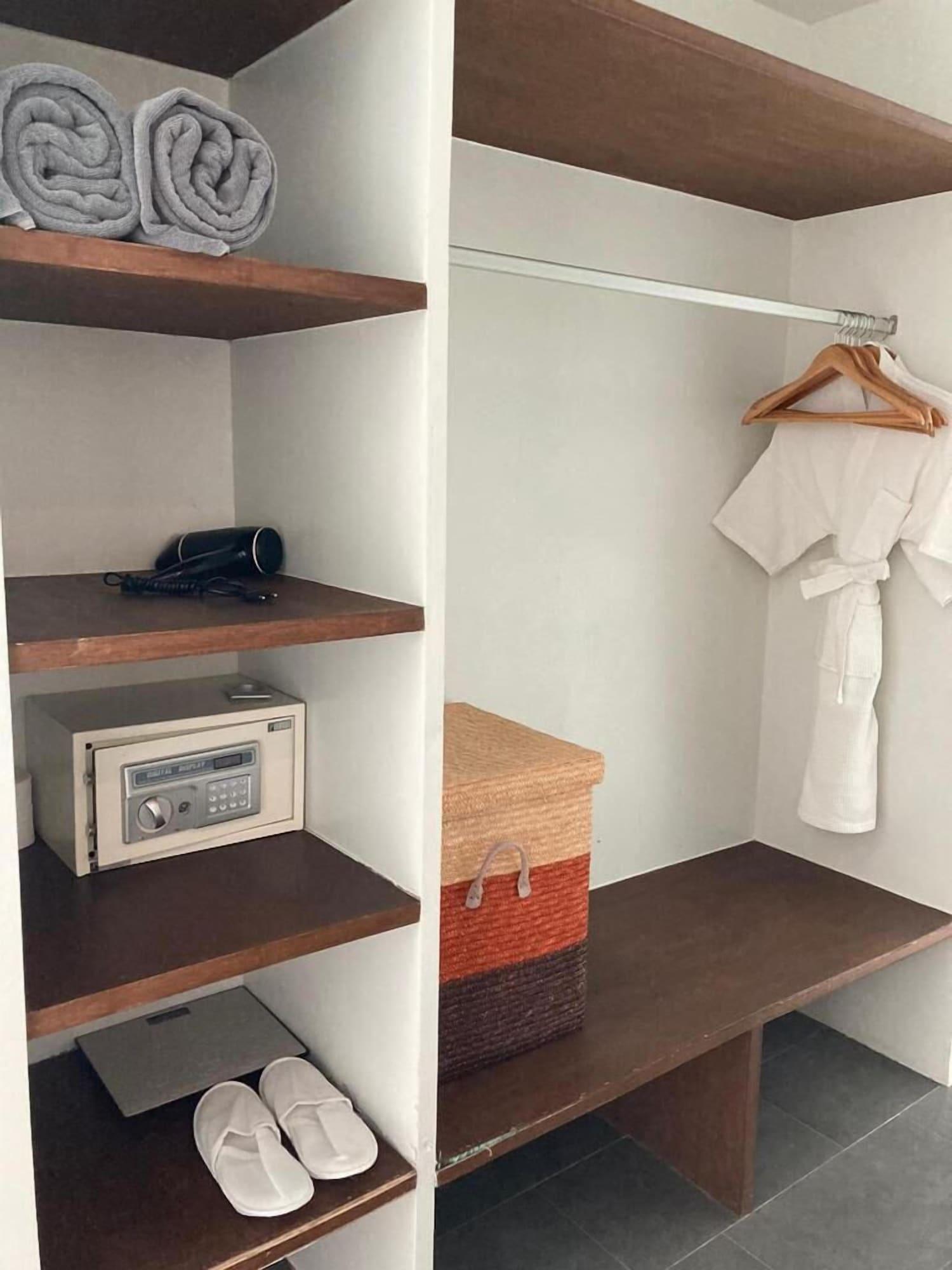 Double Side Sea View One Bedroom