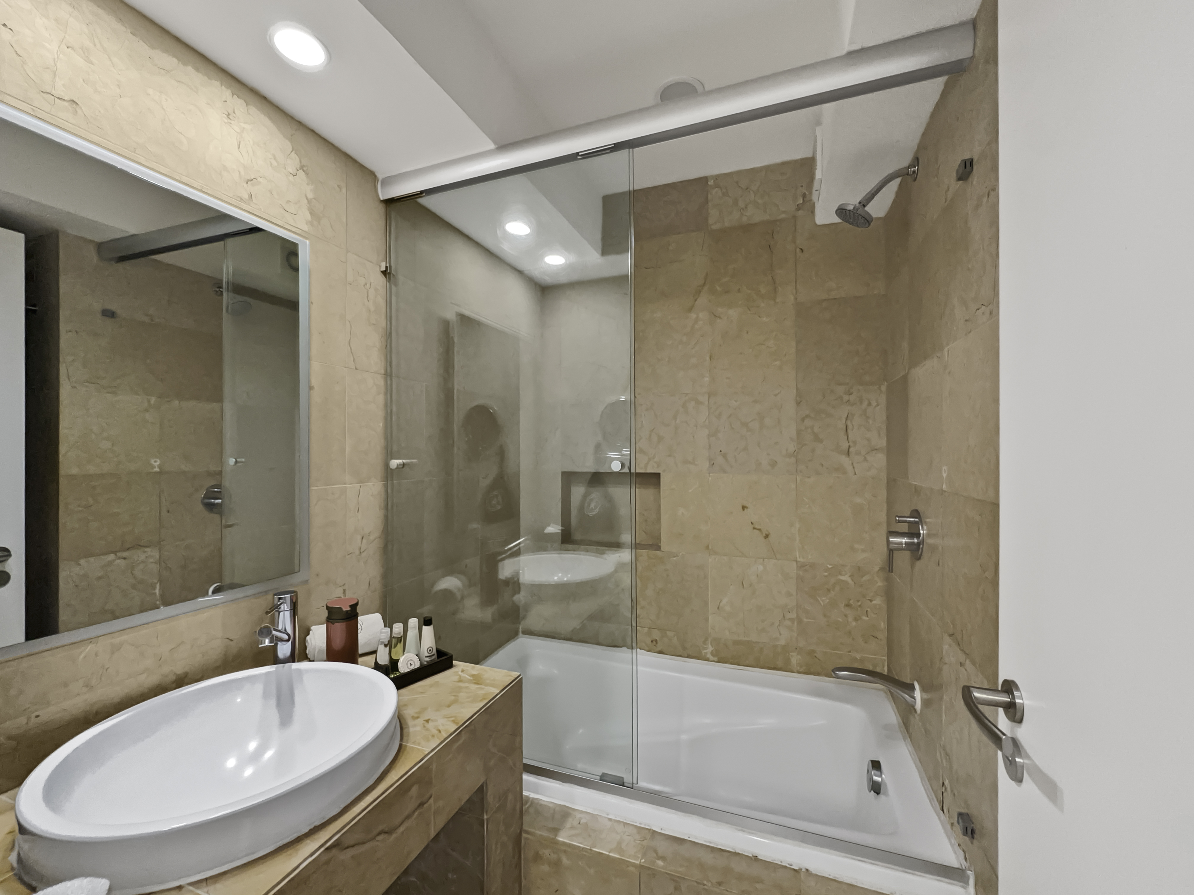 Suite Deluxe Queen Bed