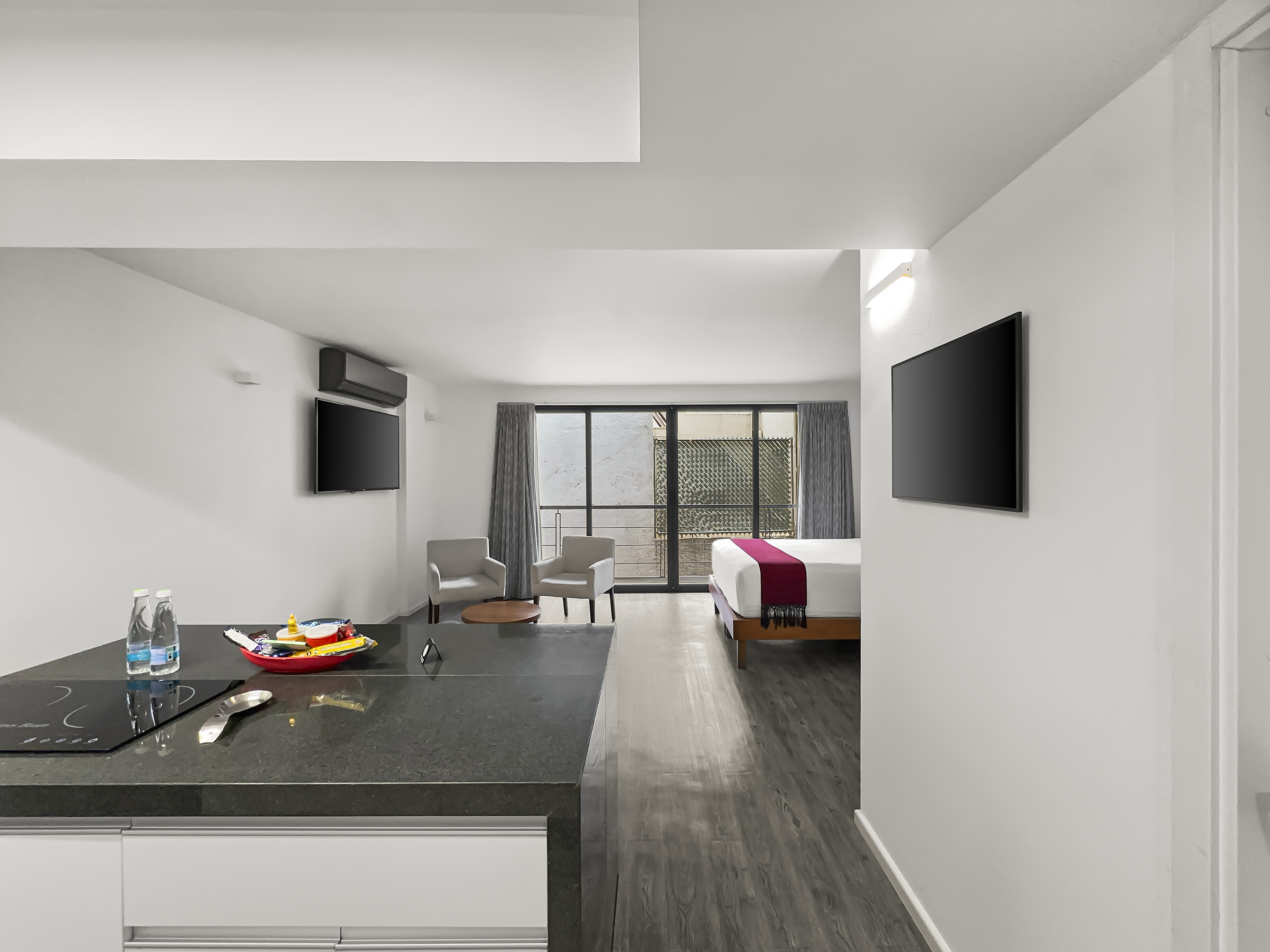 Suite Deluxe Queen Bed