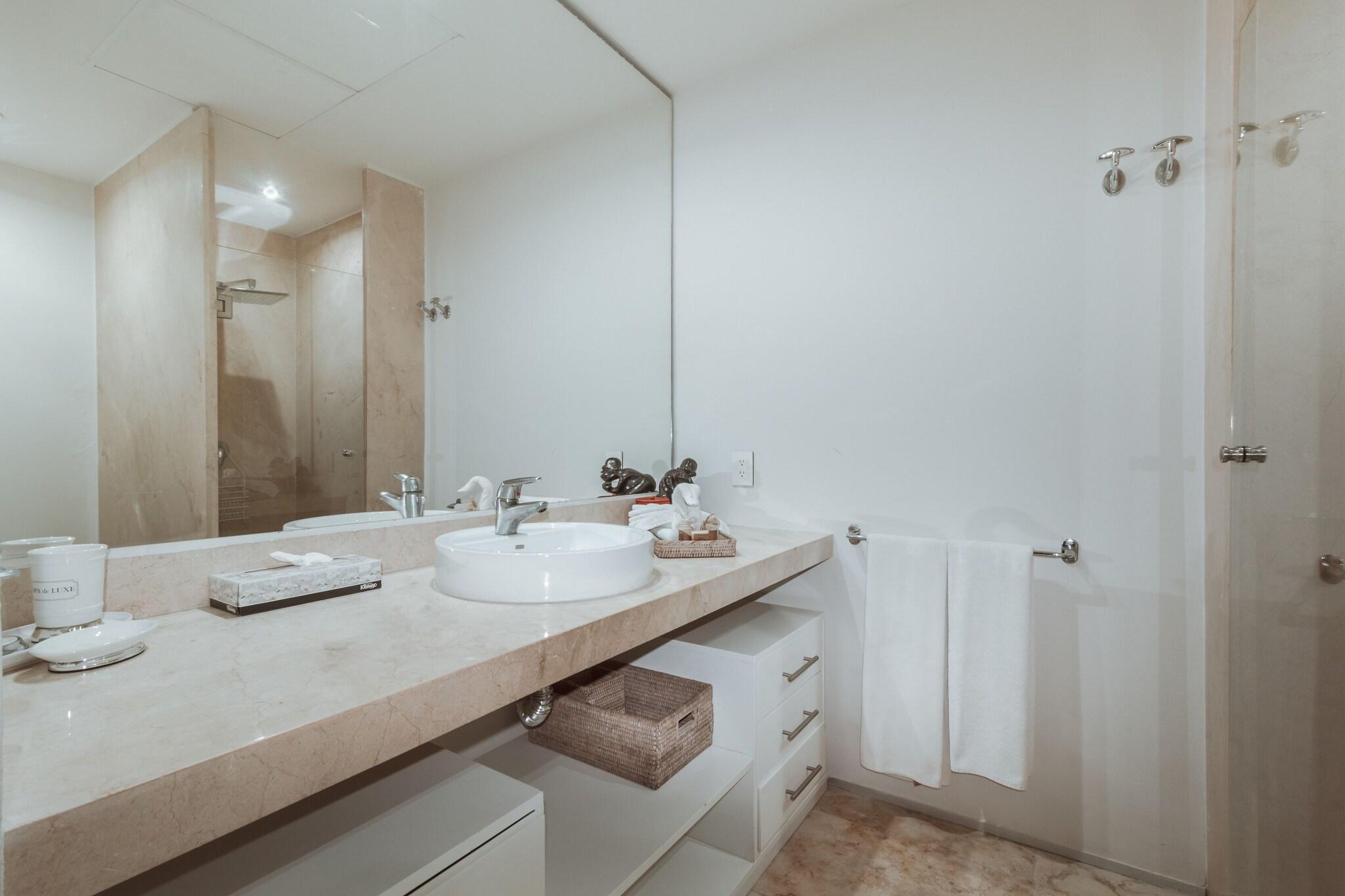 Apartment King Bed Two Bedrooms