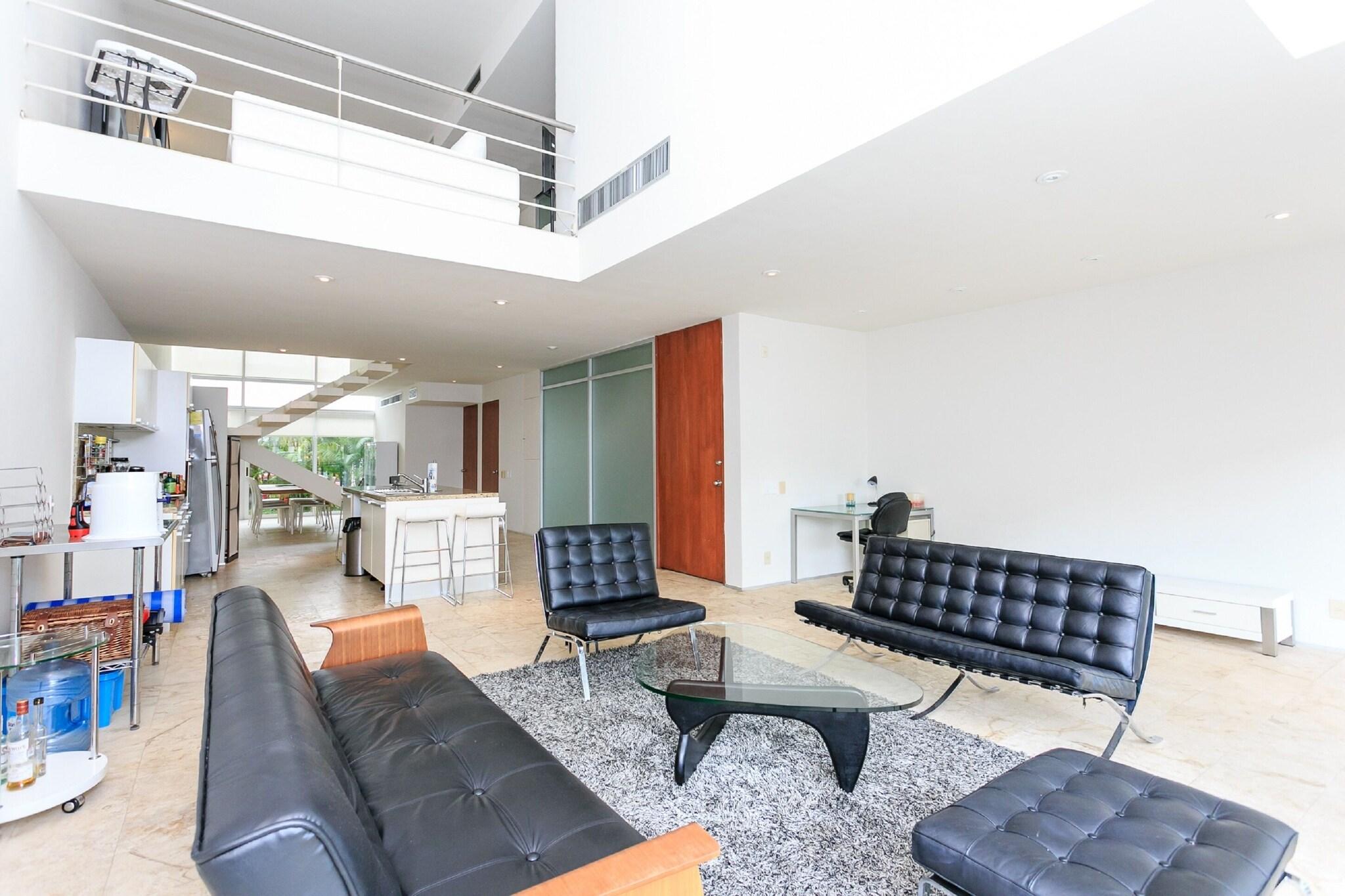 Suite Pool View King Bed