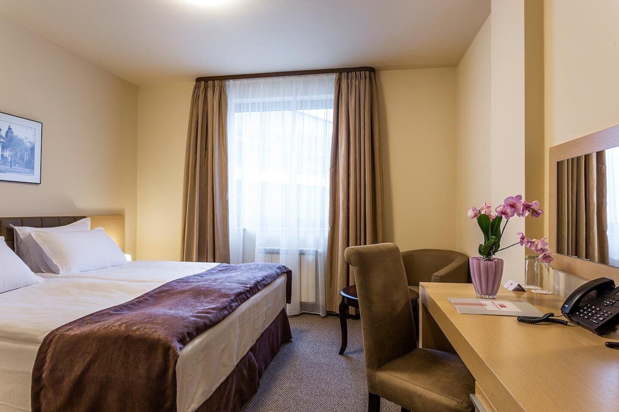 Double or Twin King Size Bed