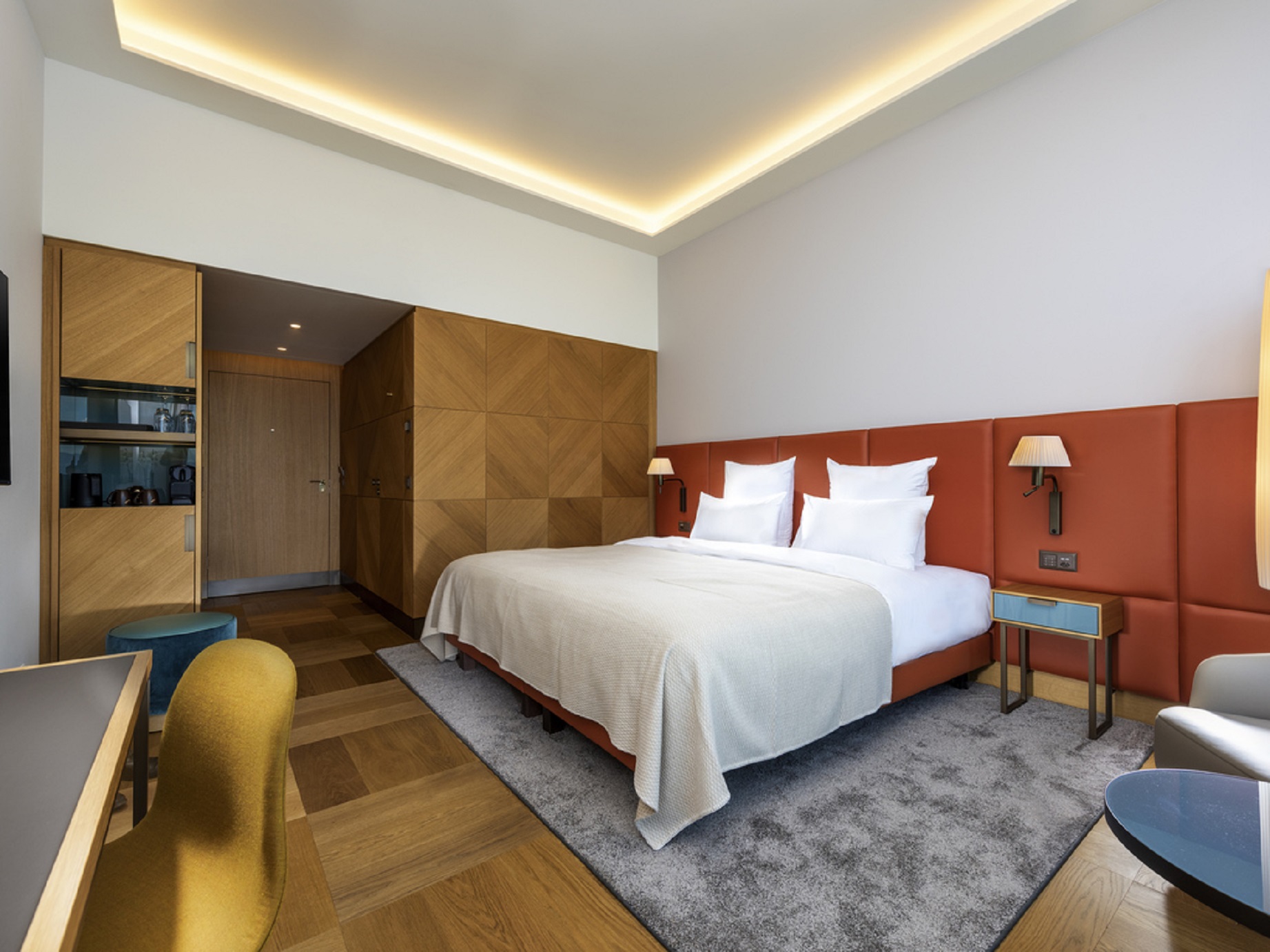 Double Deluxe King Bed