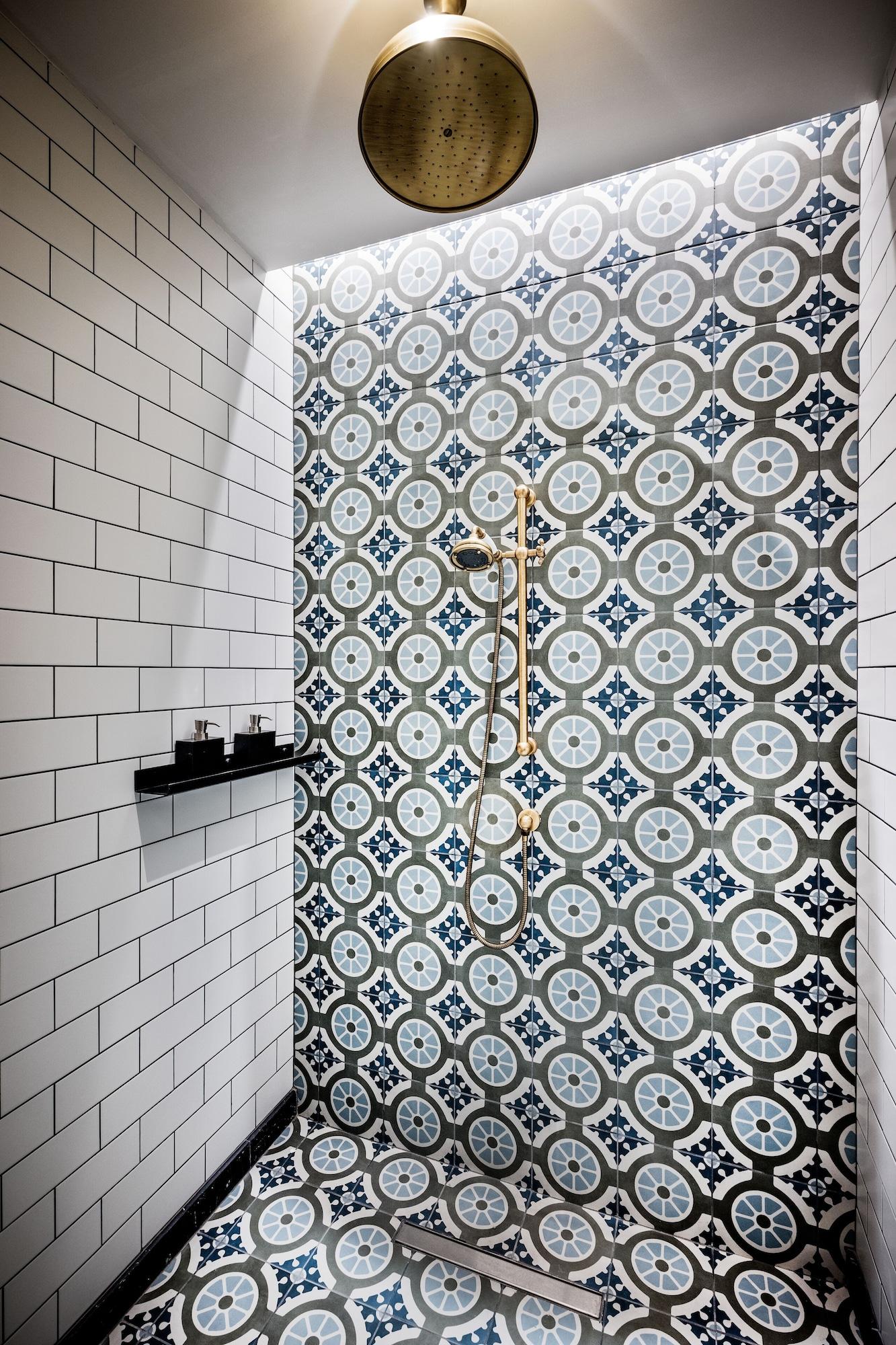 Double Deluxe King Bed