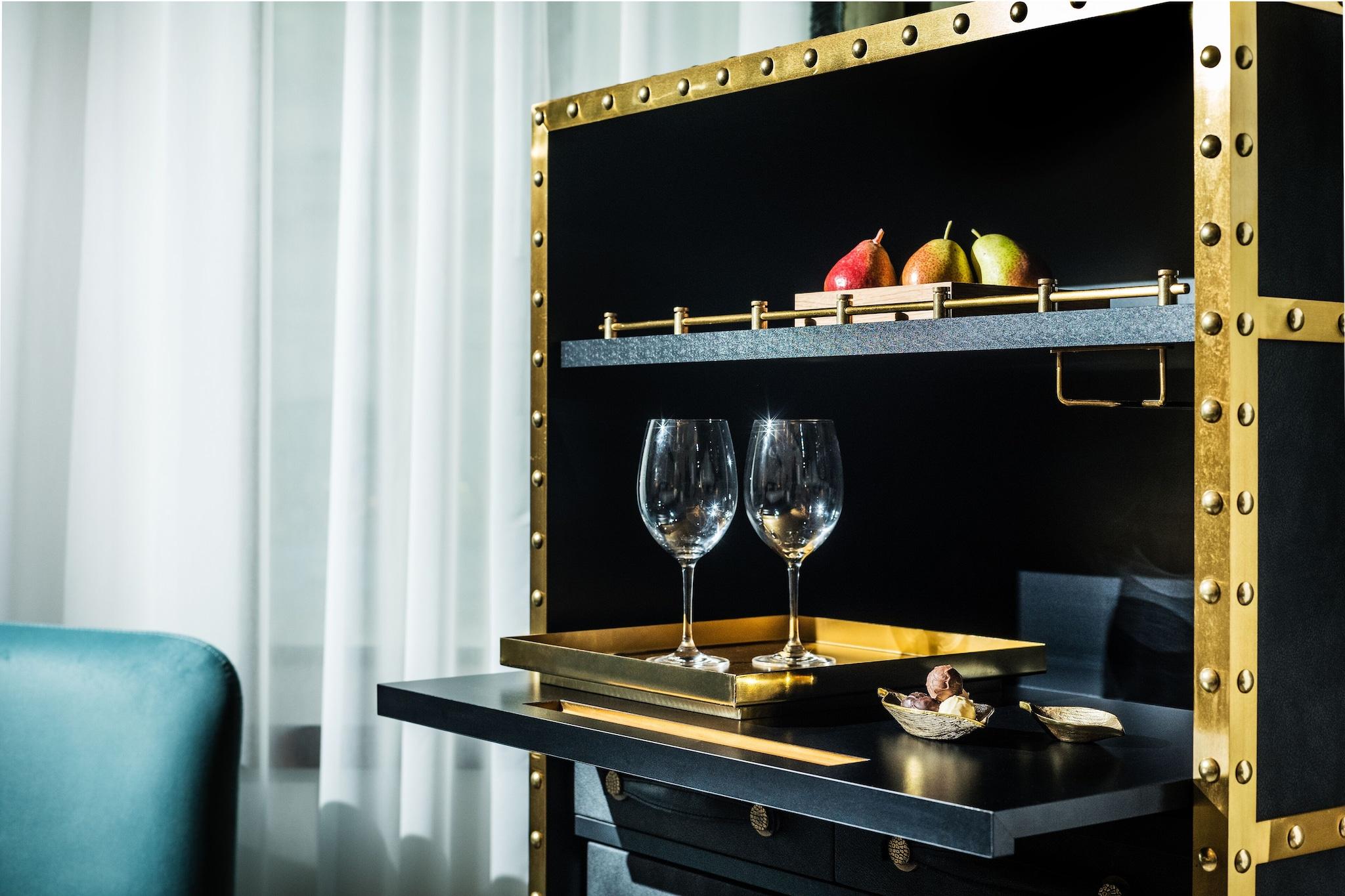 Double Deluxe King Bed