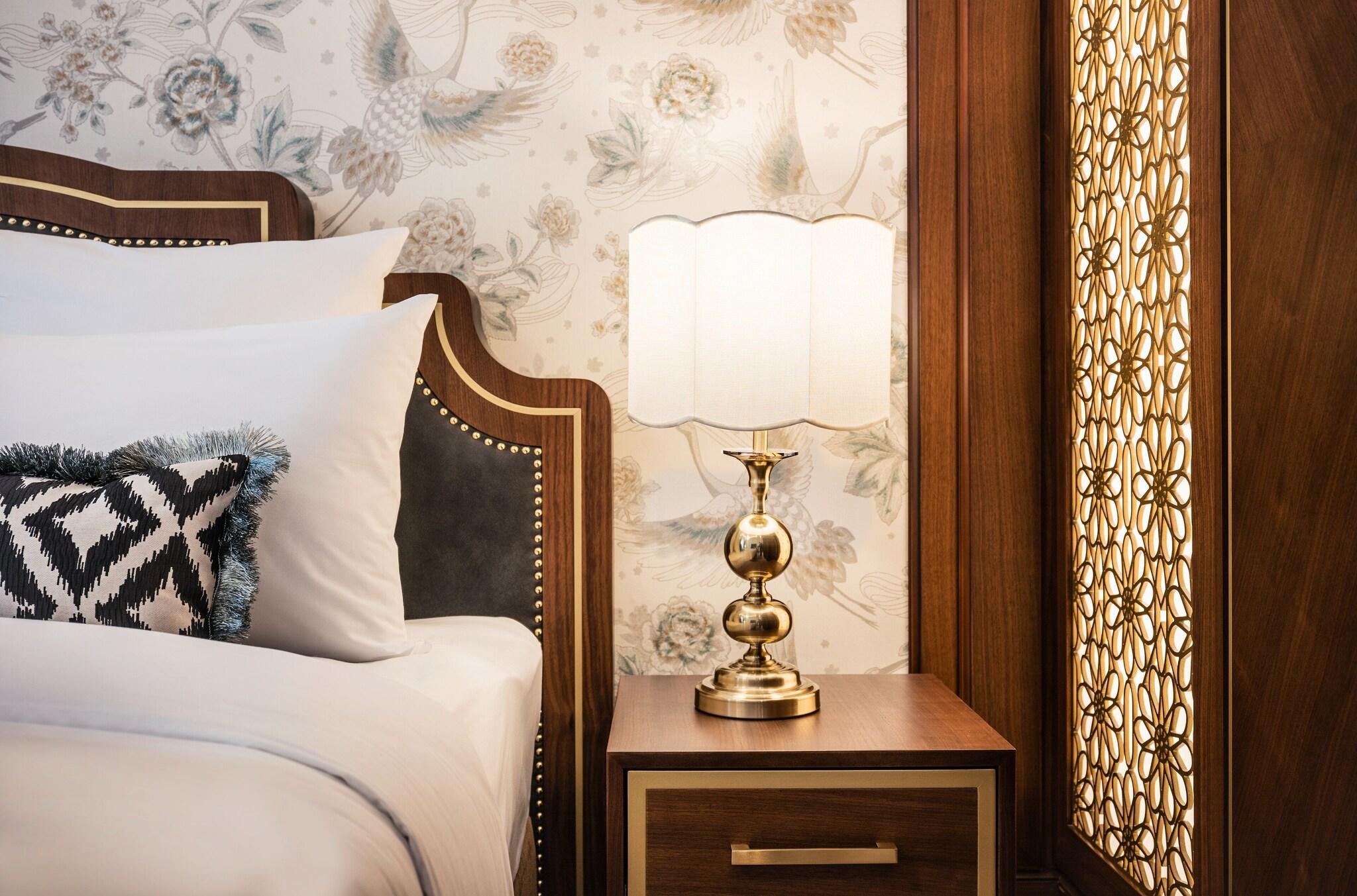 Double Deluxe King Bed